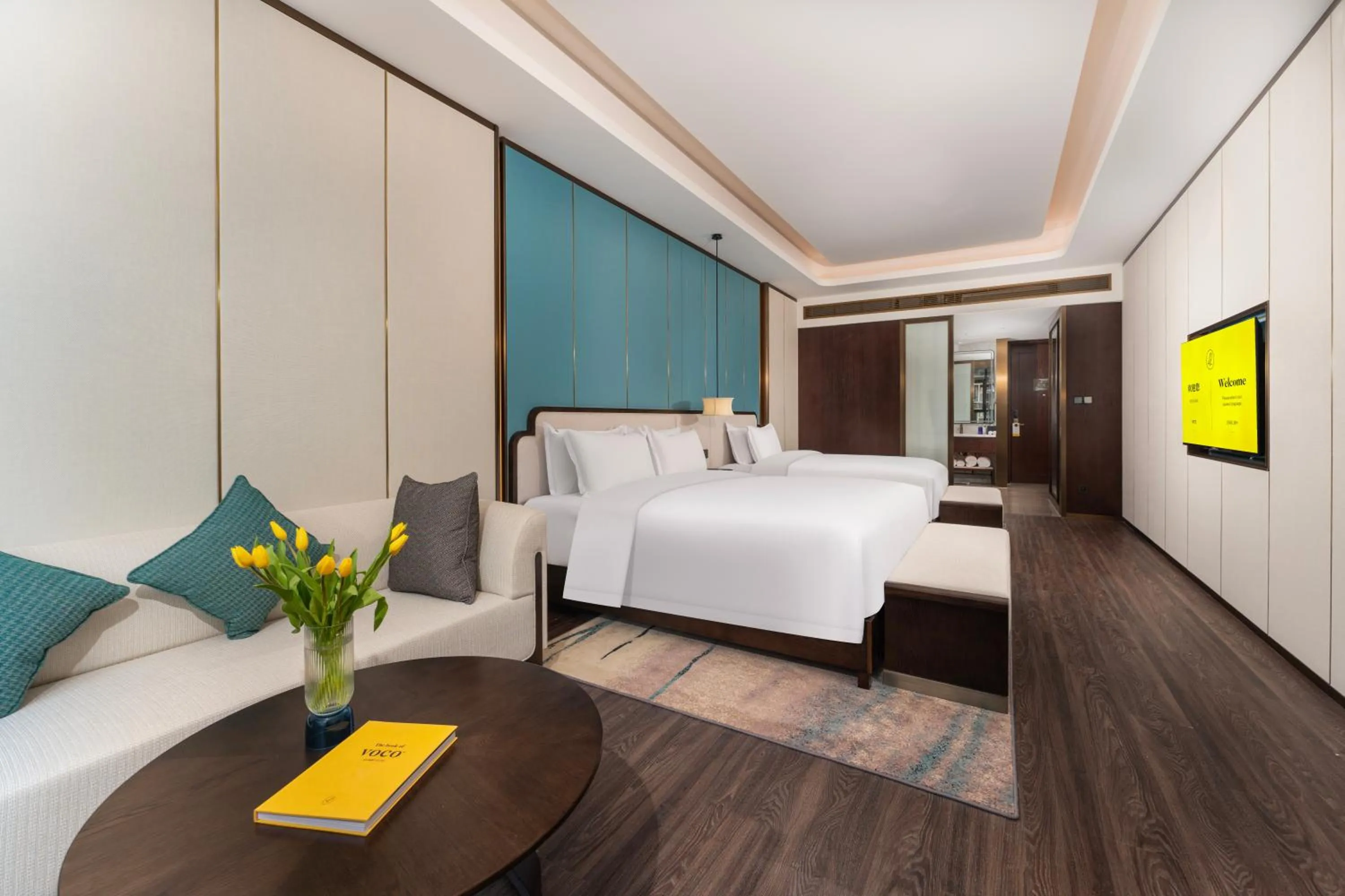 Photo of the whole room, Bed in voco - Hangzhou Binjiang Minghao by IHG