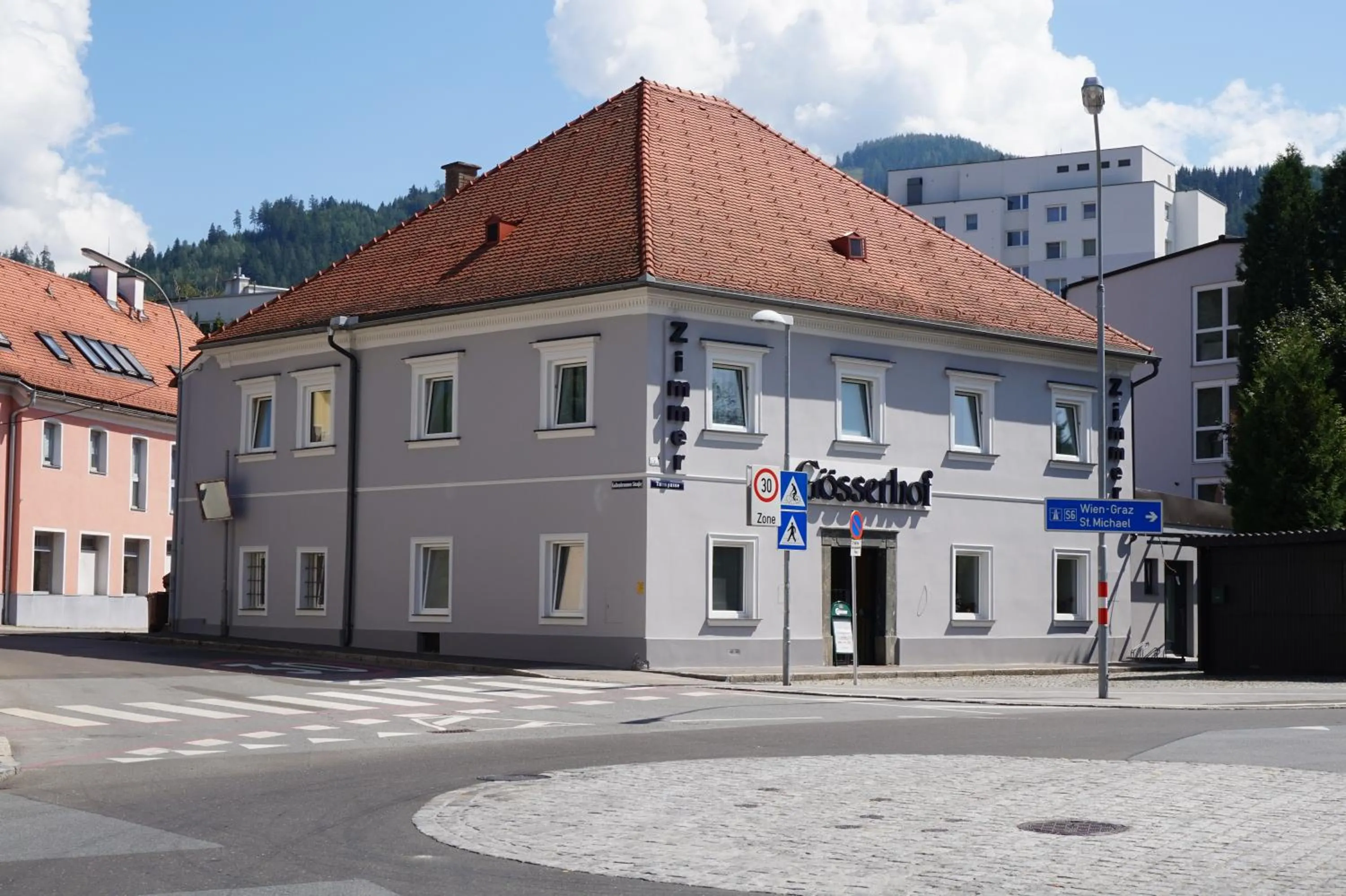 Facade/entrance in Gösserhof