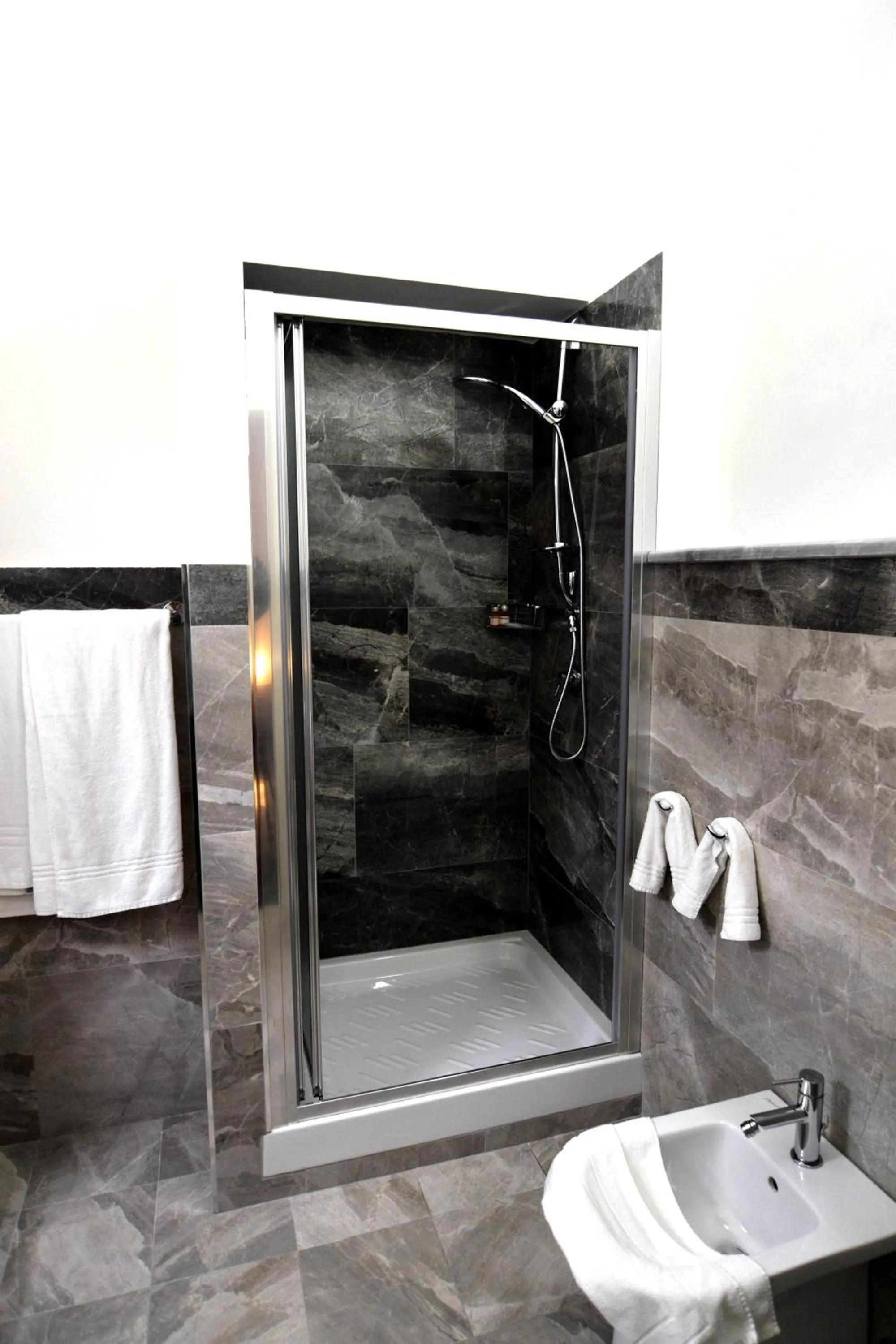 Shower in Residence Stendhal Guest House