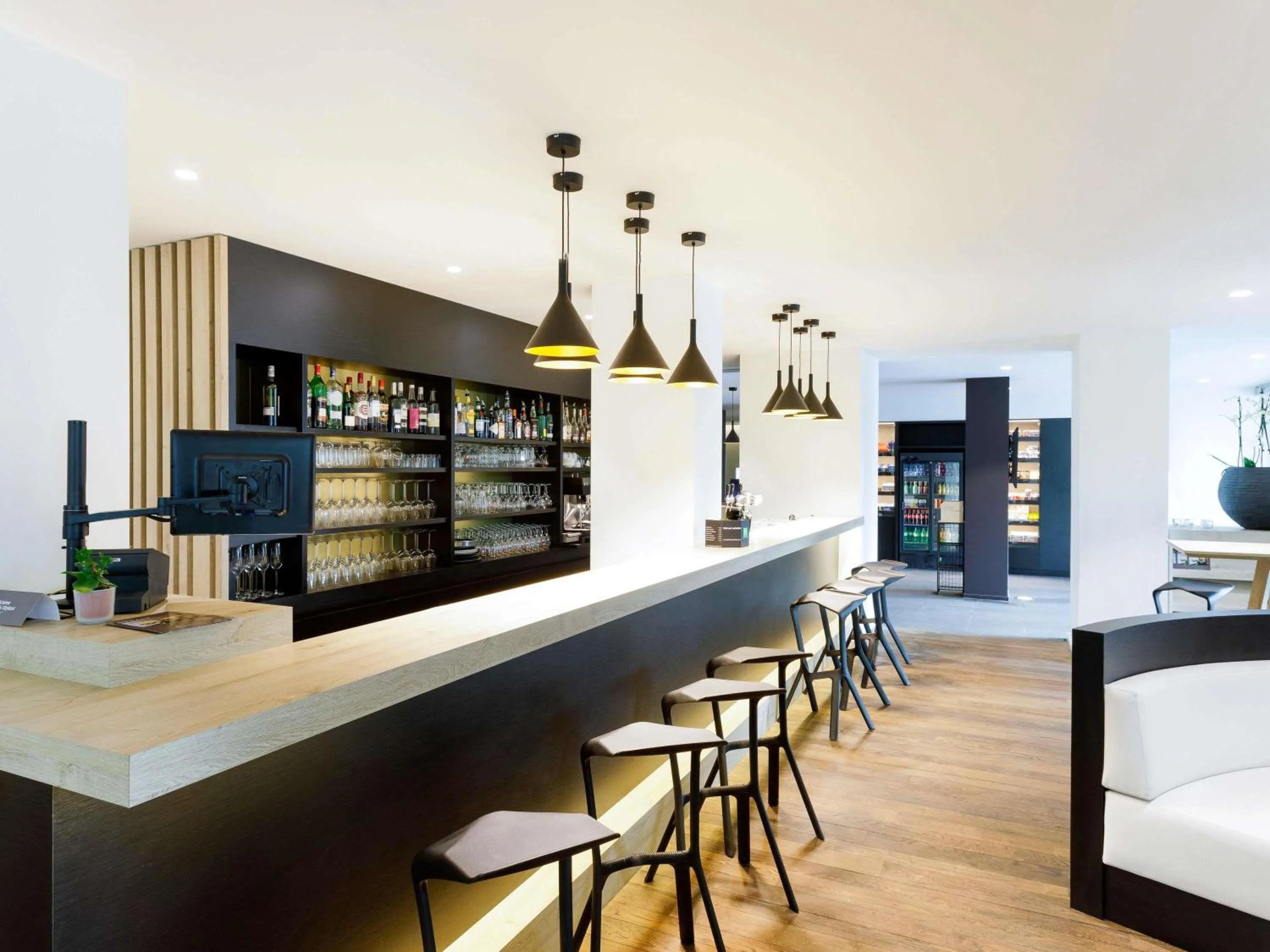 Lounge or bar in ibis Styles Kortrijk Expo