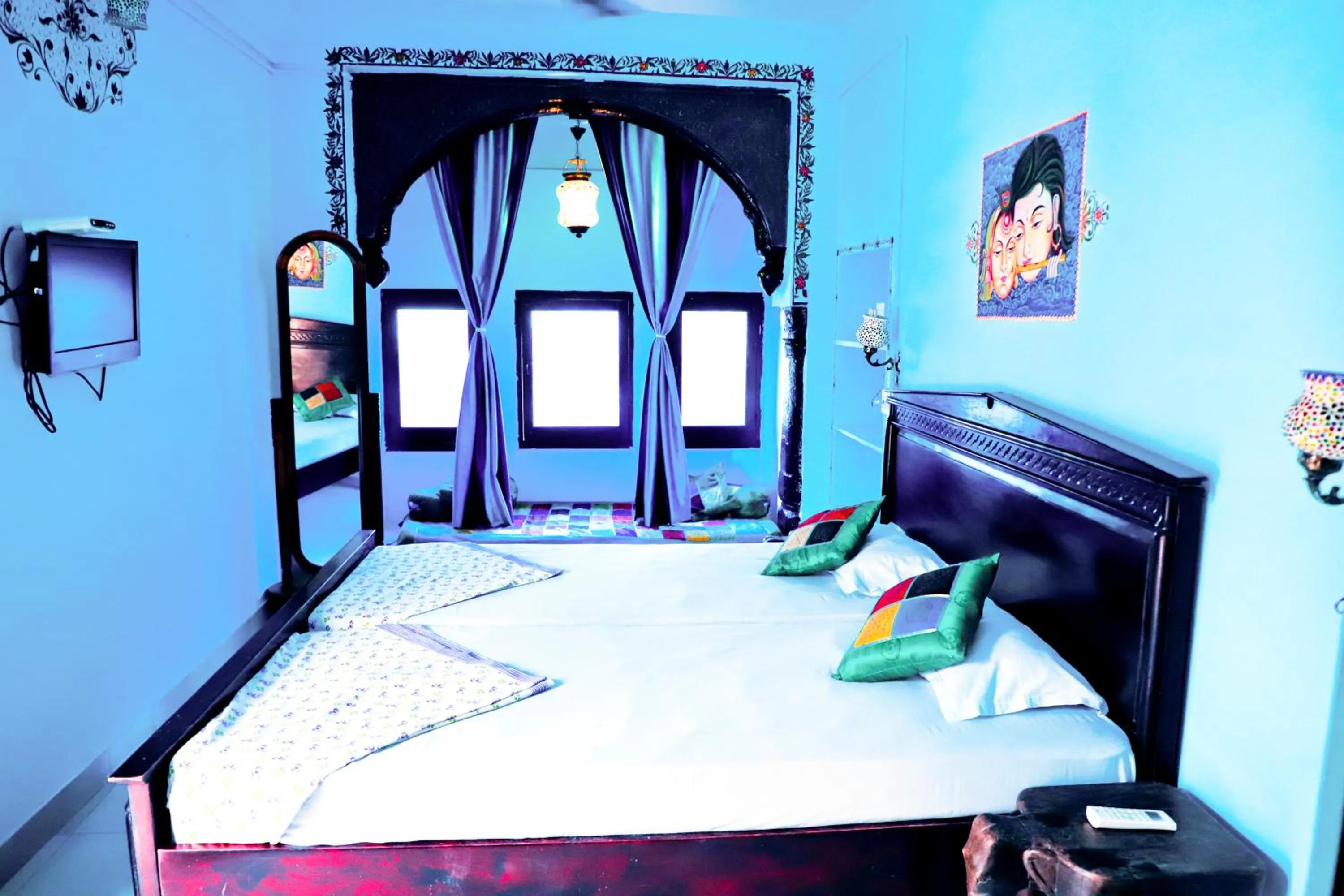 Bed in Singhvi's Haveli