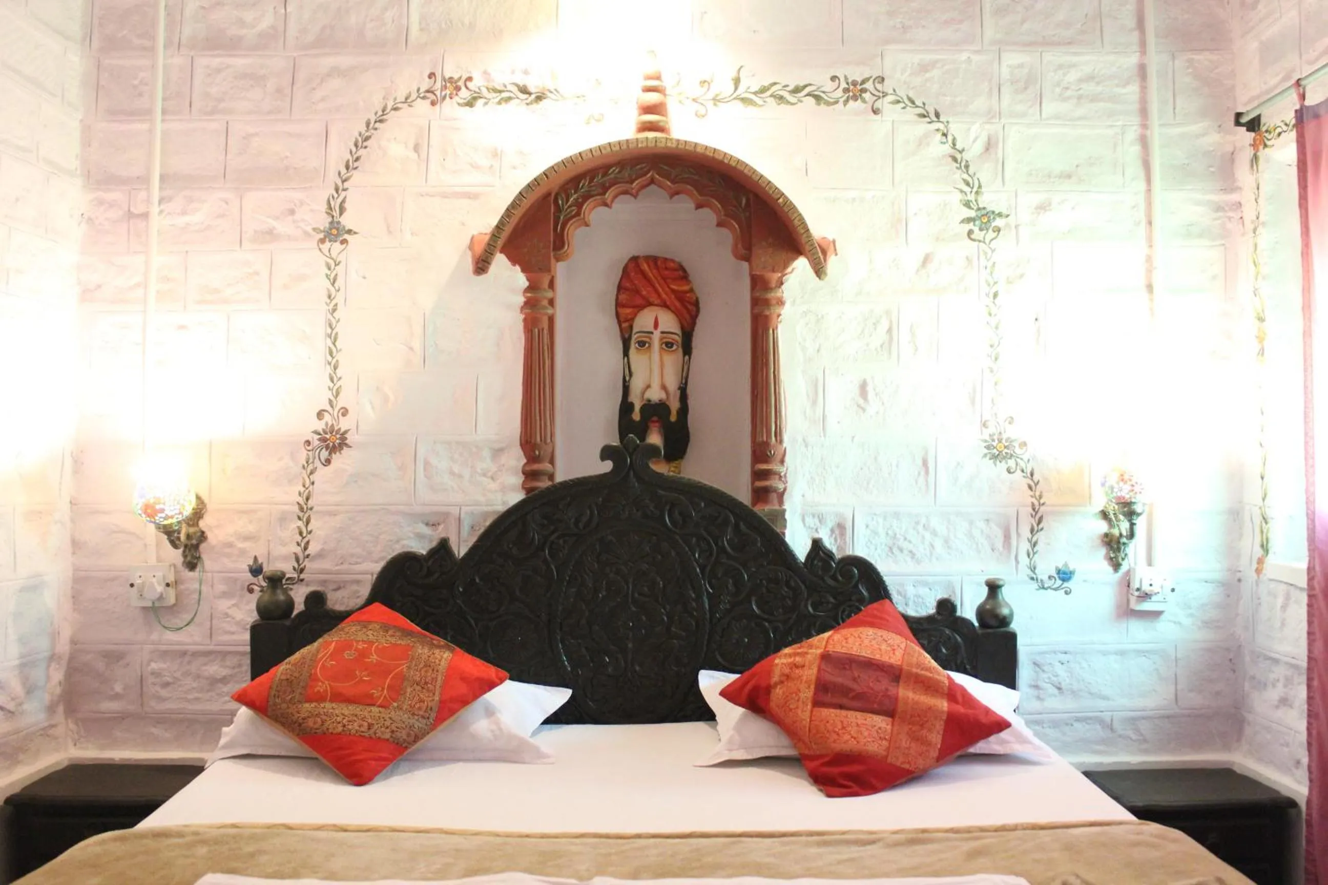 Bed in Singhvi's Haveli