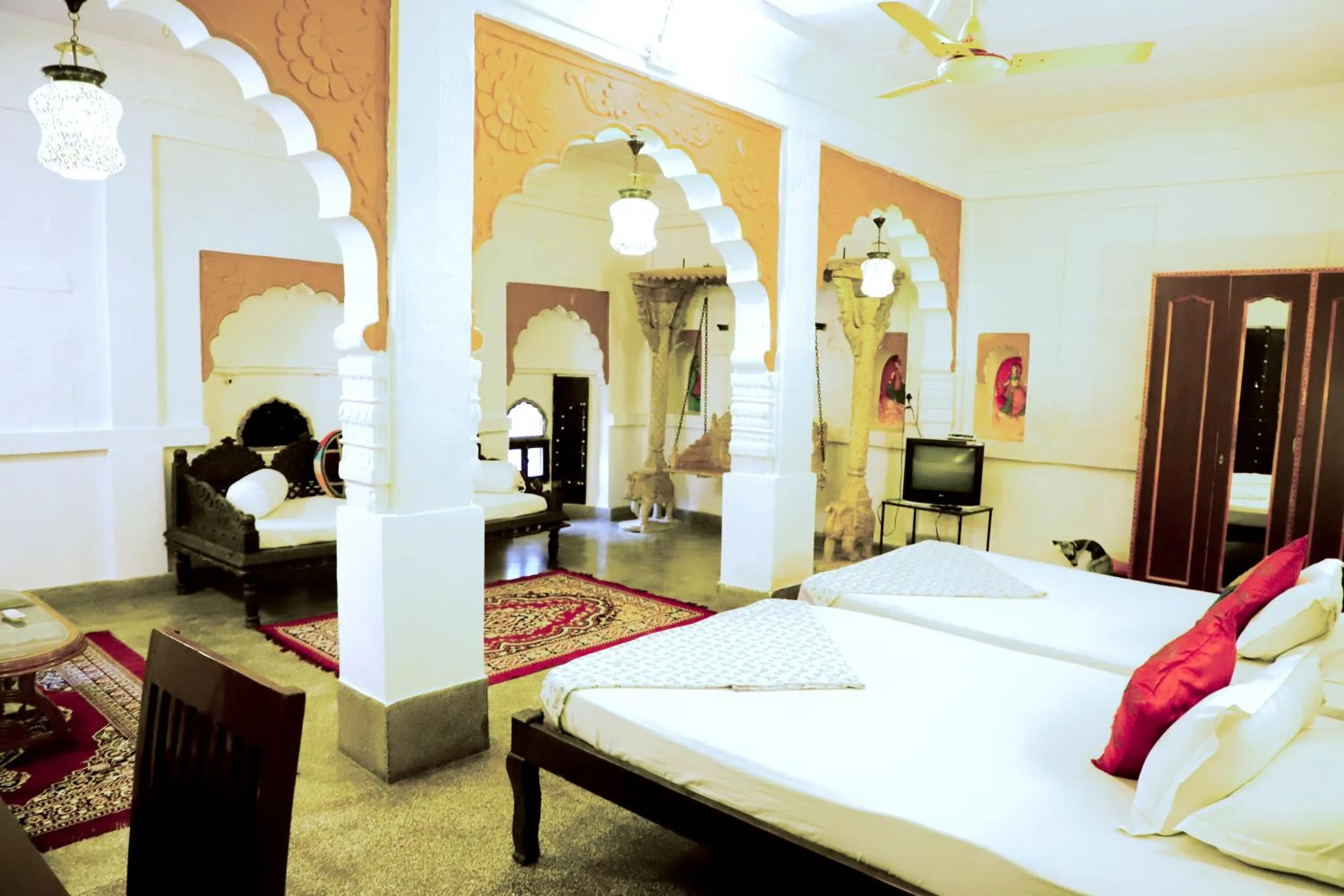 Bed in Singhvi's Haveli