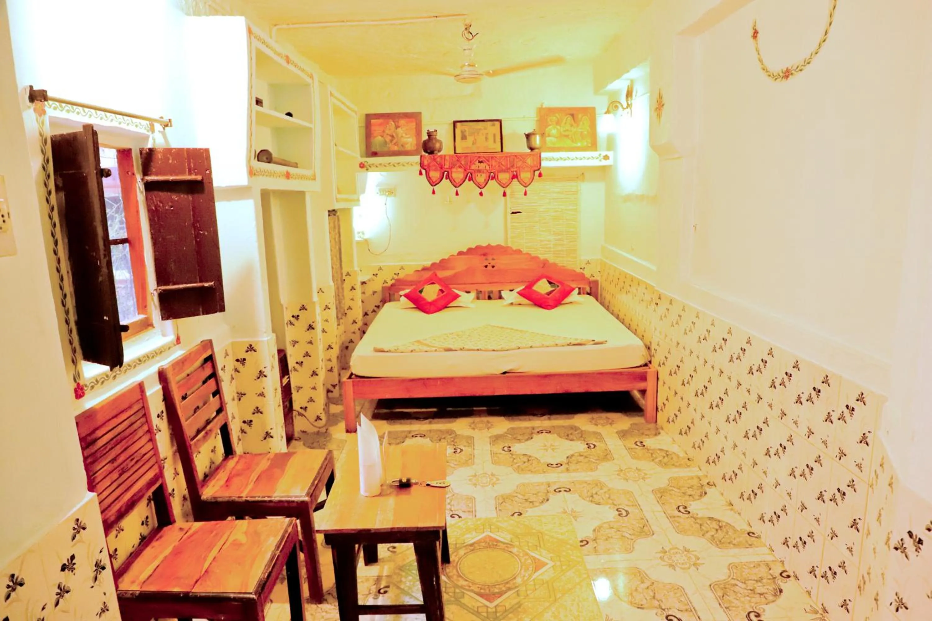 Bed in Singhvi's Haveli