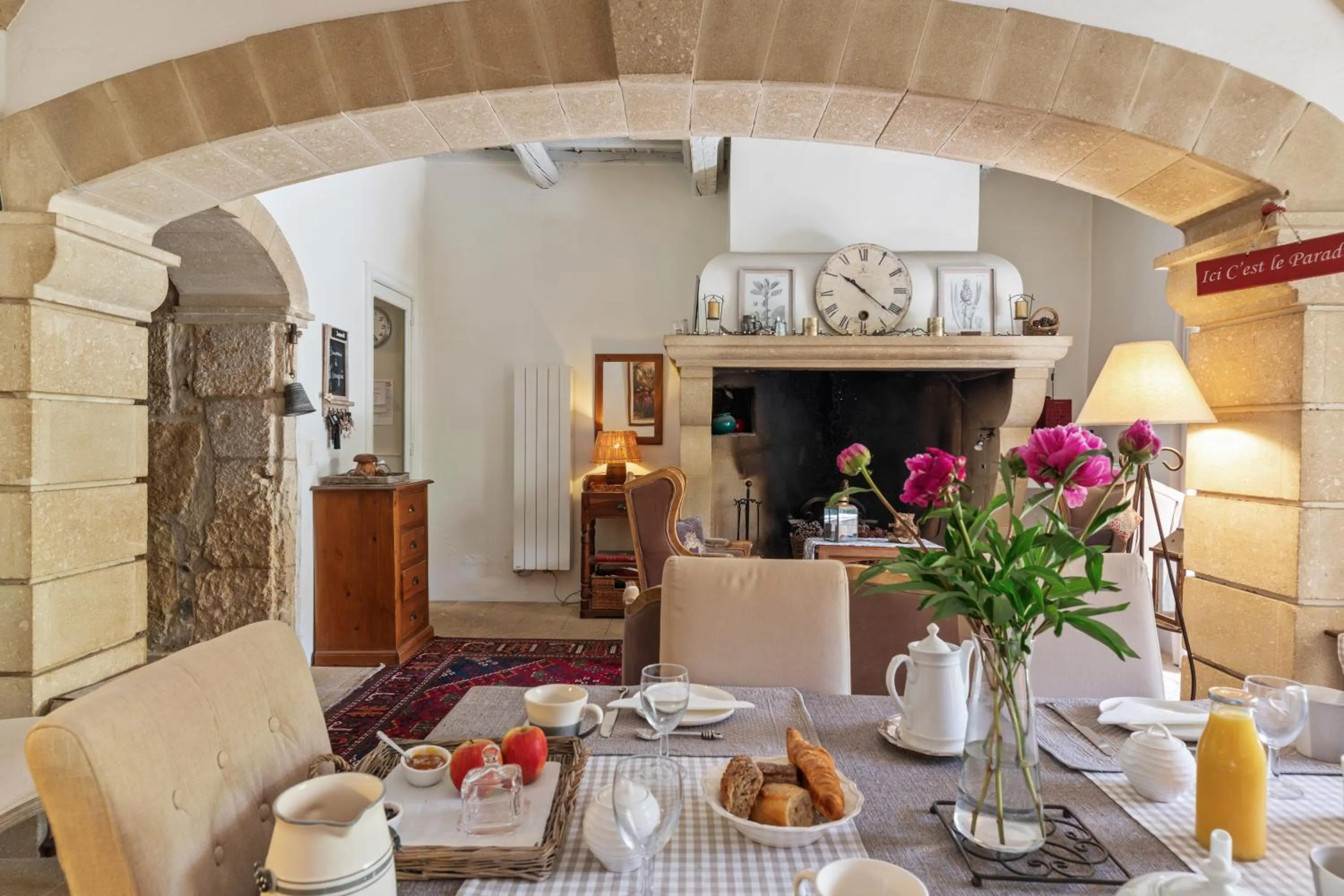 Continental breakfast in L'ORANGERIE Chambres d'hotes de charme