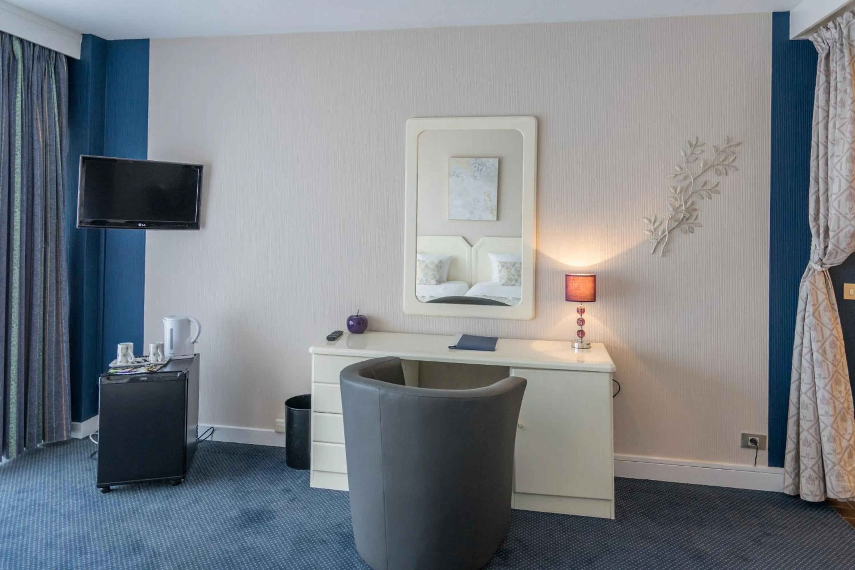 TV and multimedia in First Euroflat Hotel