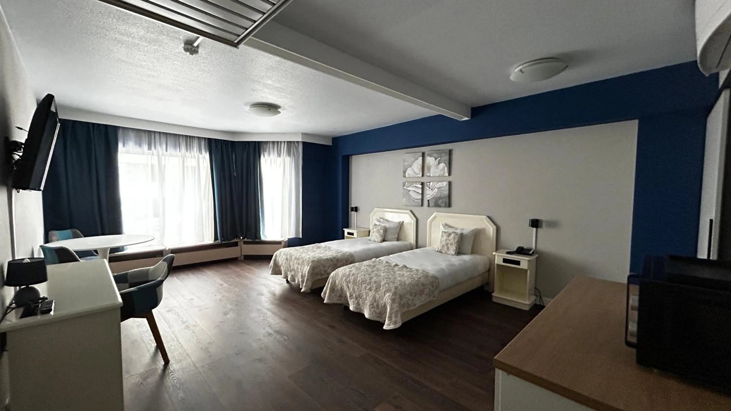 Bedroom, Bed in First Euroflat Hotel