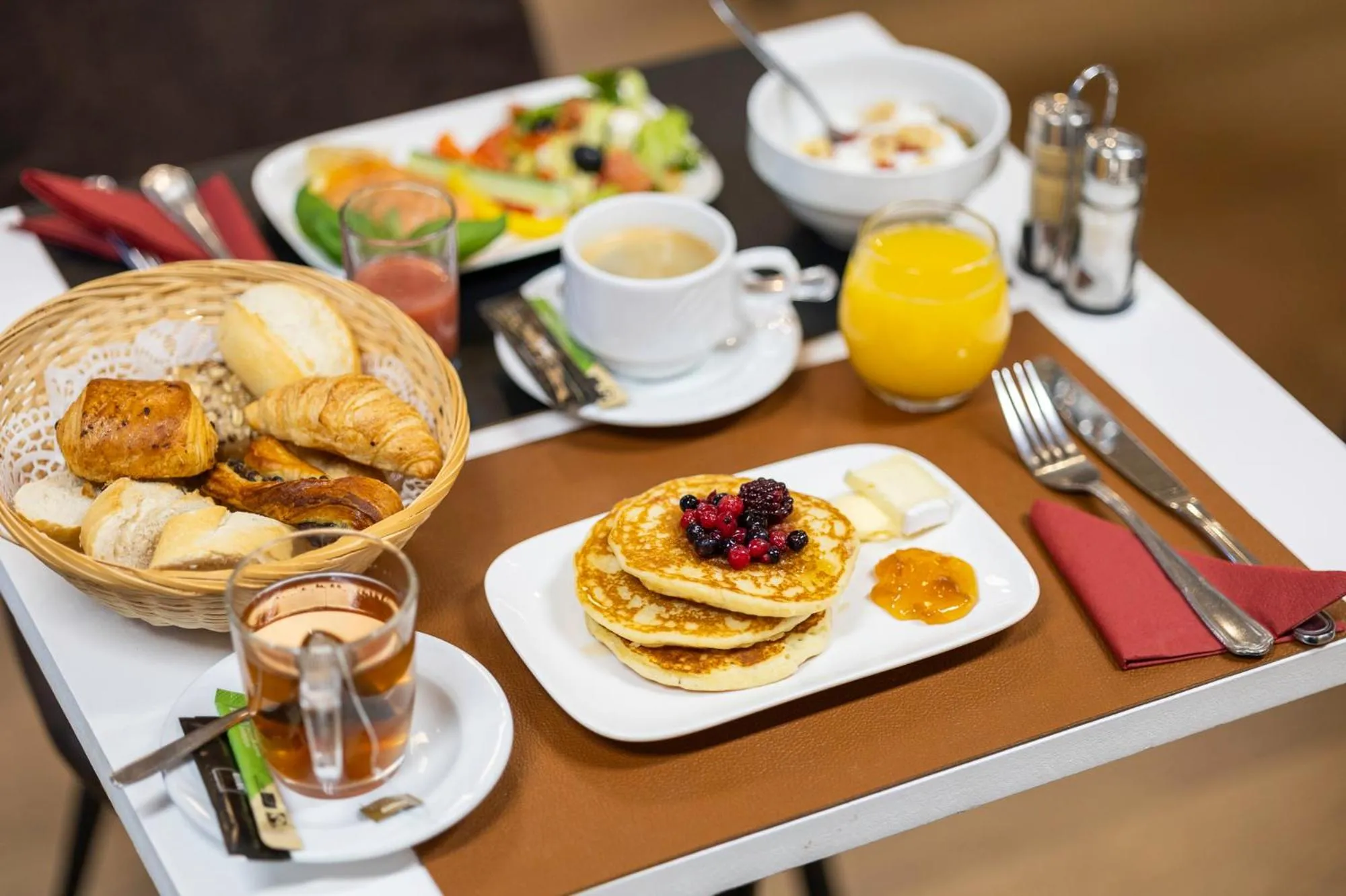 Food and drinks in First Euroflat Hotel