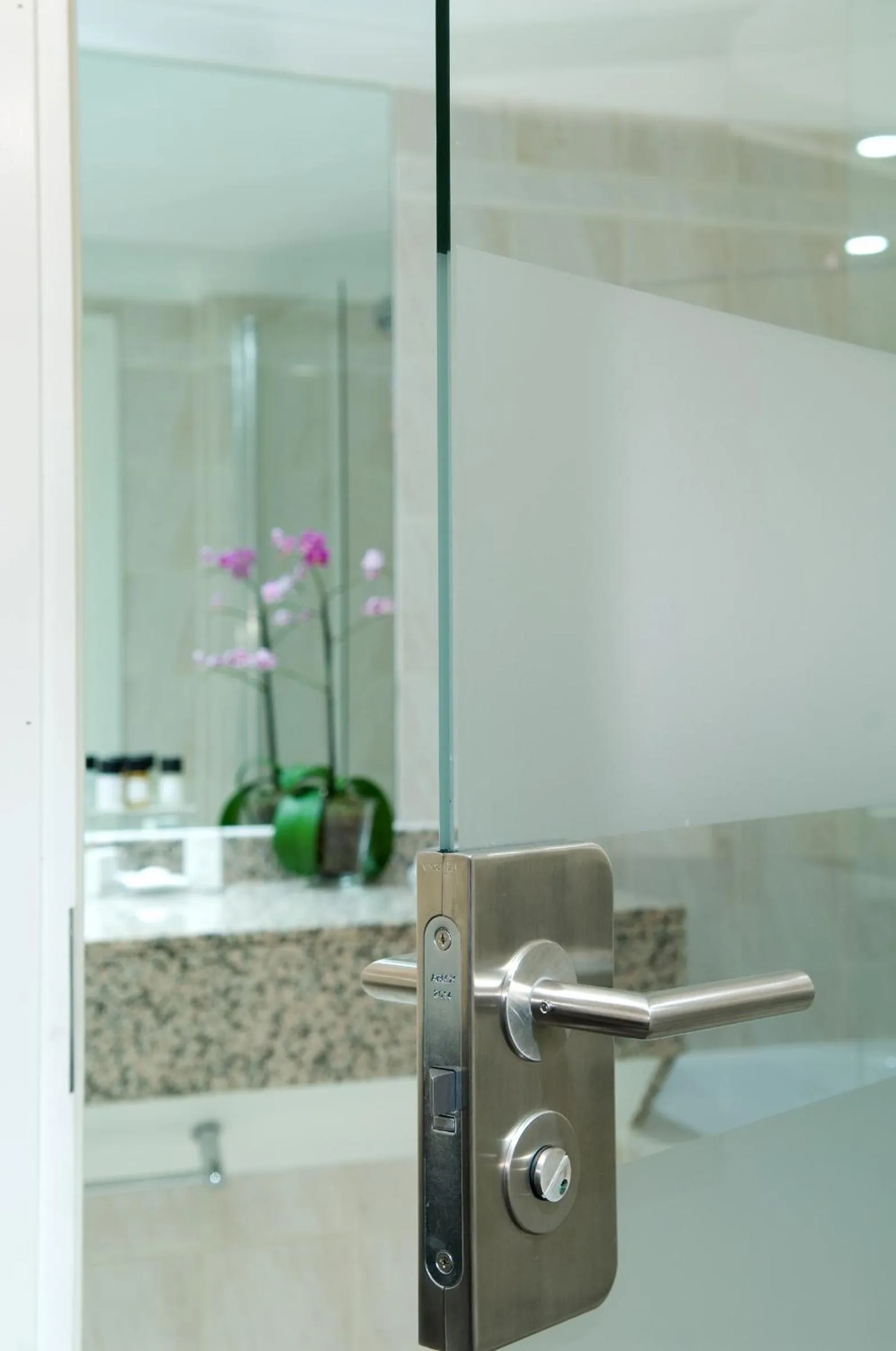 Bathroom in Thon Hotel Bristol Stephanie