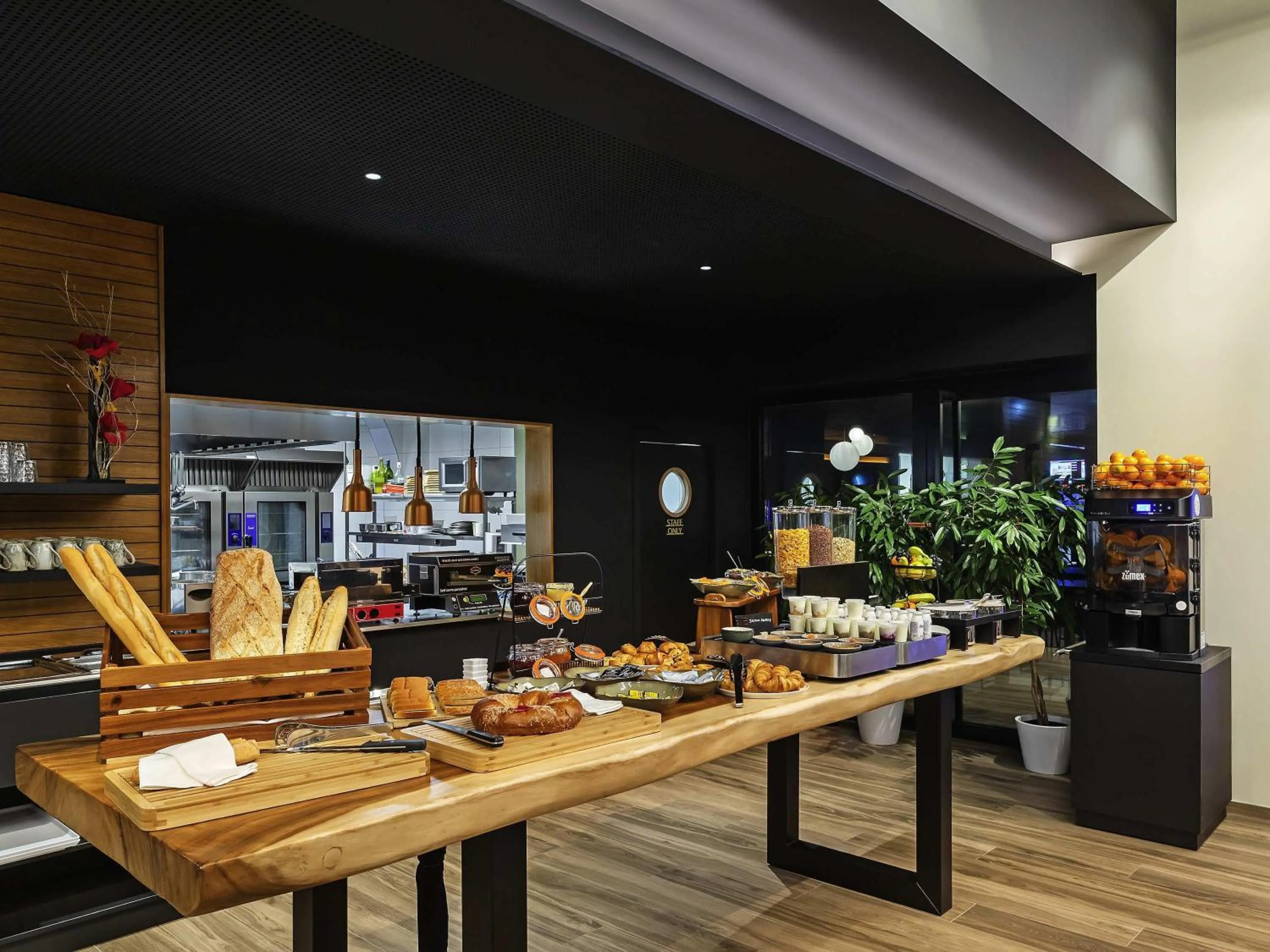 Restaurant/places to eat in Mercure Namur Hotel