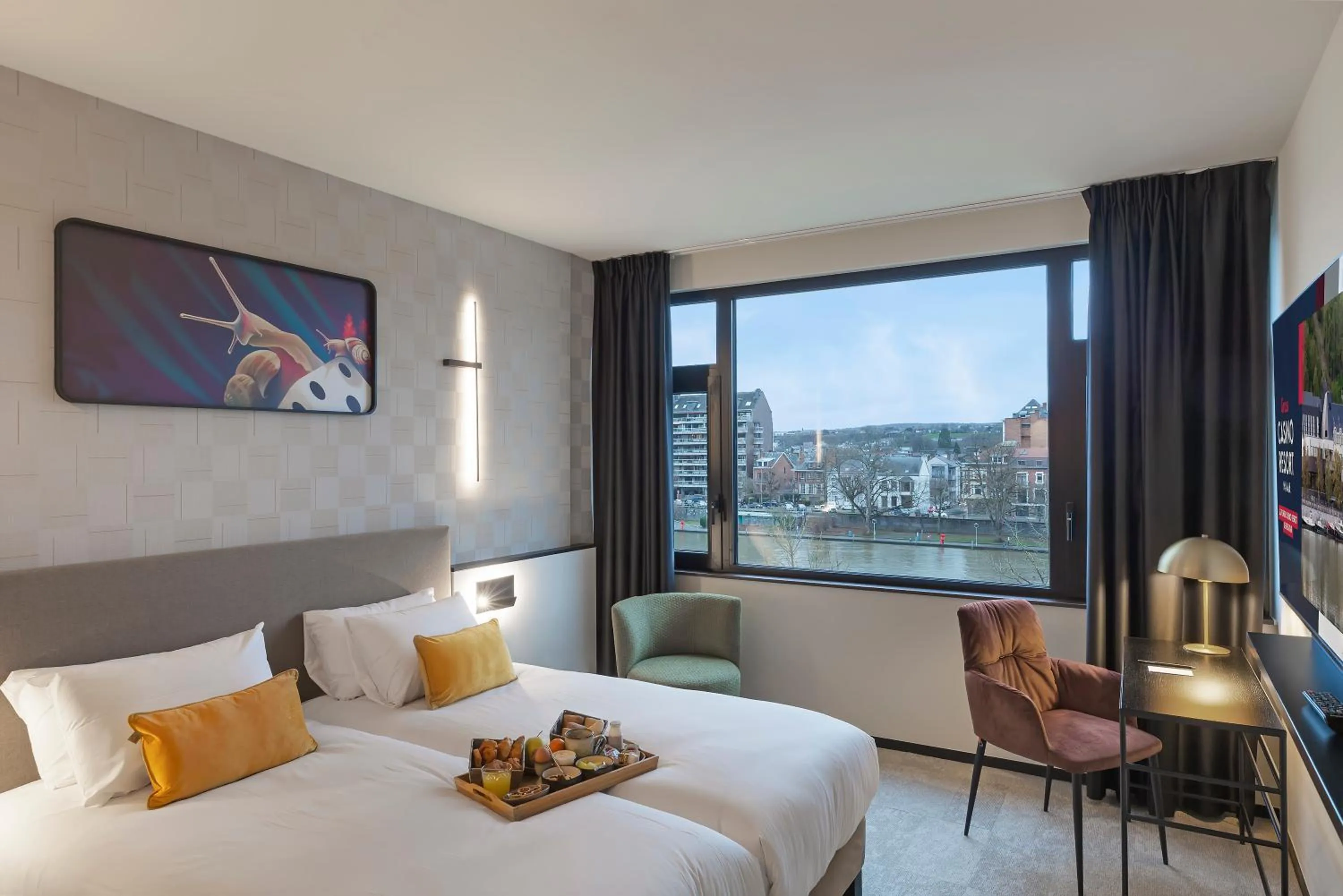 Bedroom, Bed in Mercure Namur Hotel