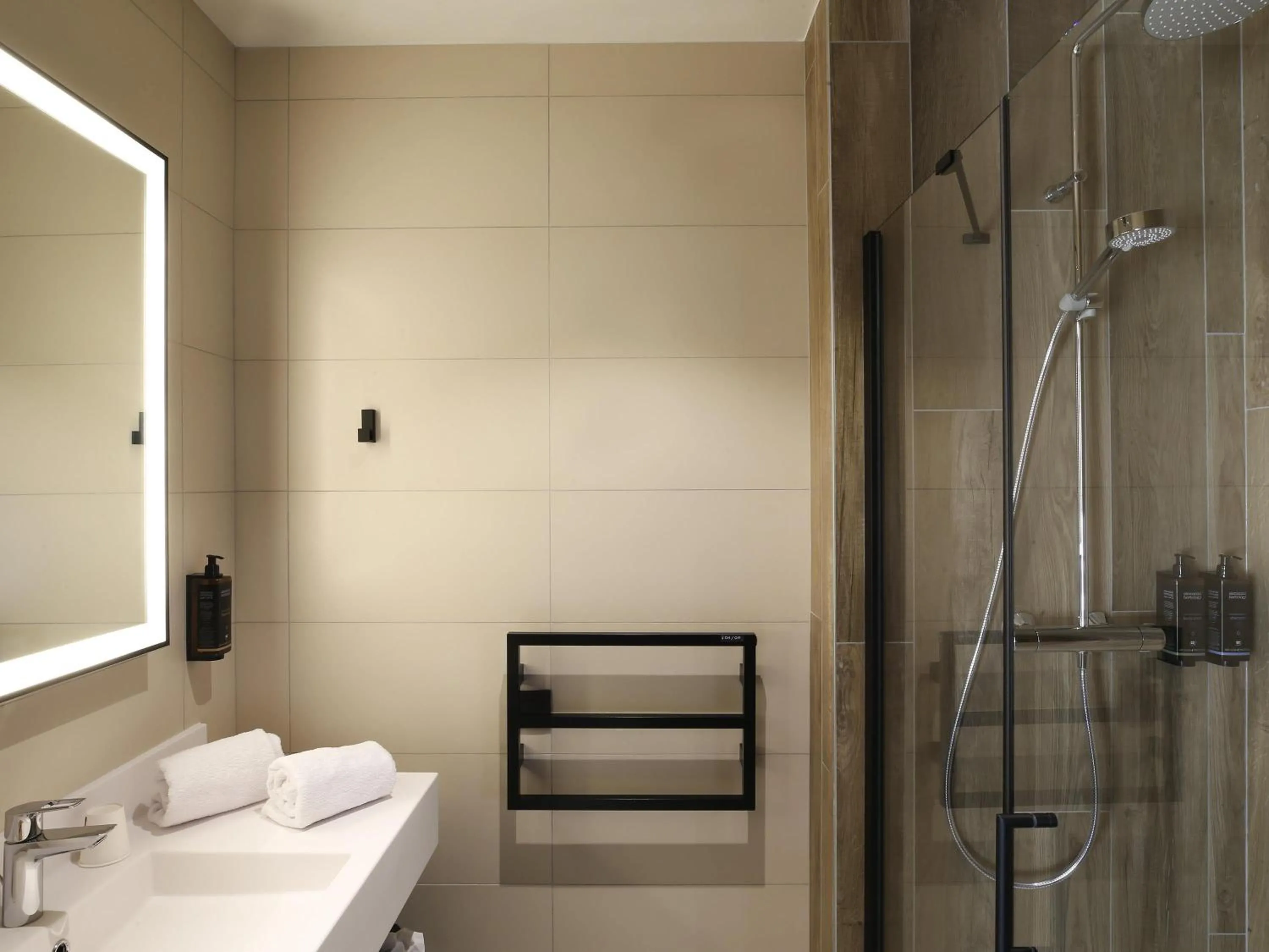 Bedroom in Mercure Namur Hotel