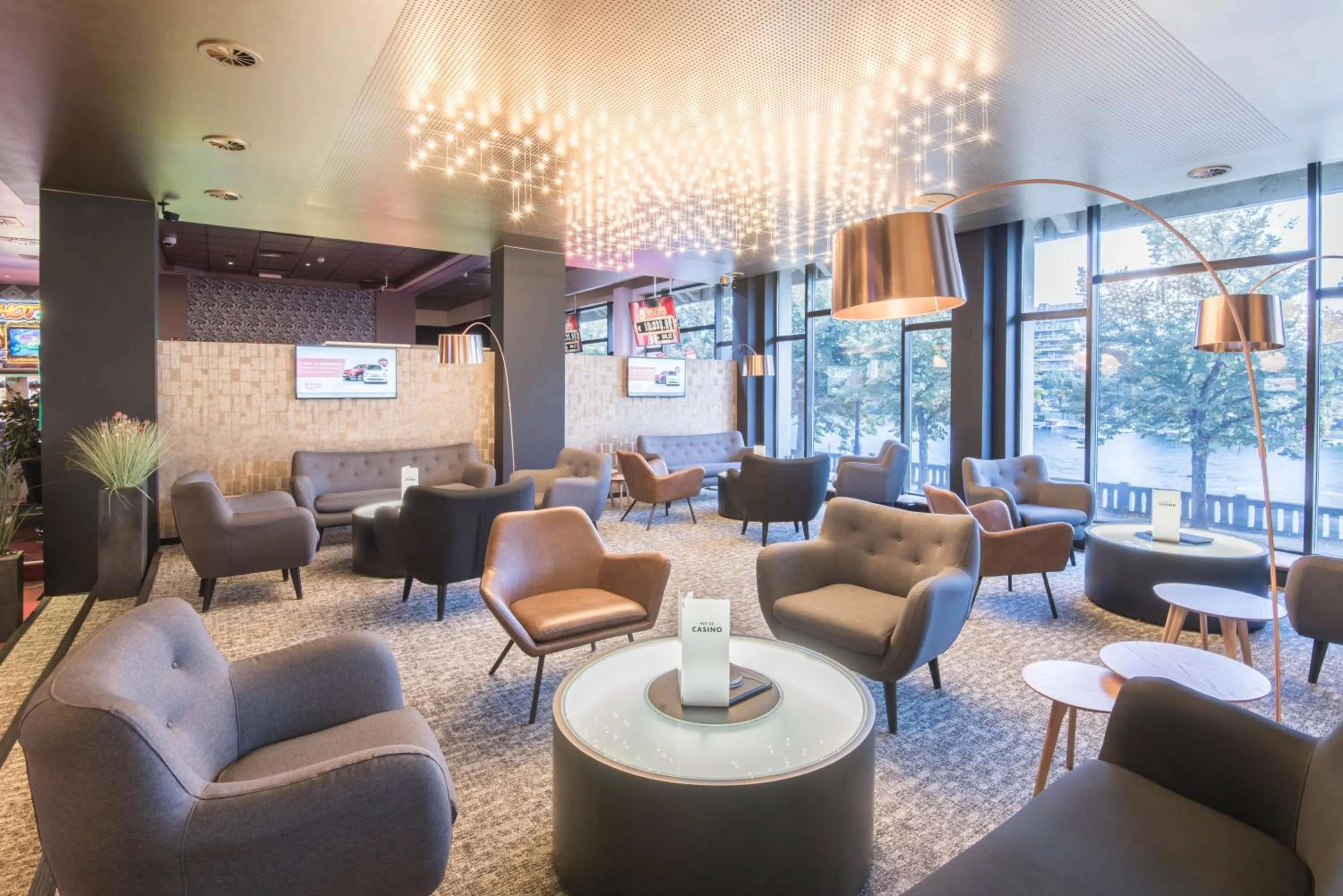 Lounge or bar in Mercure Namur Hotel