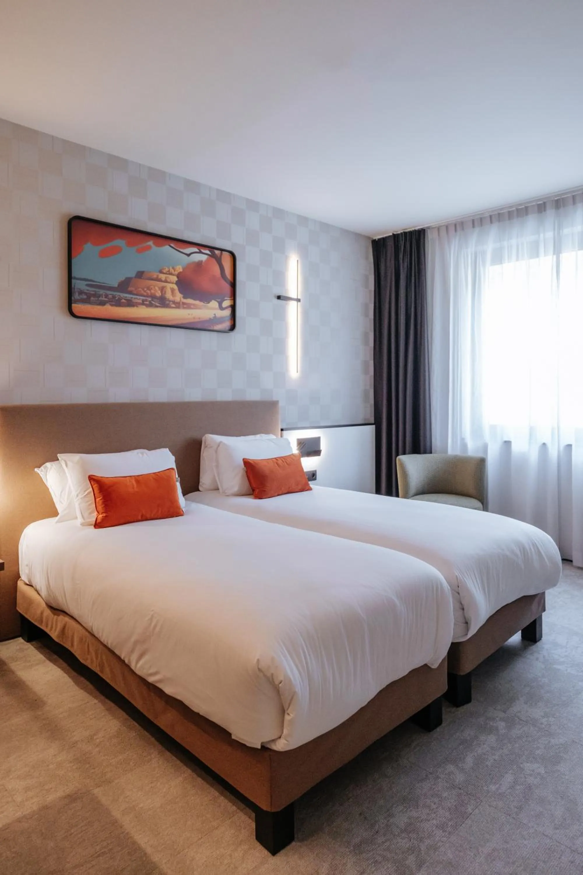 Bedroom, Bed in Mercure Namur Hotel