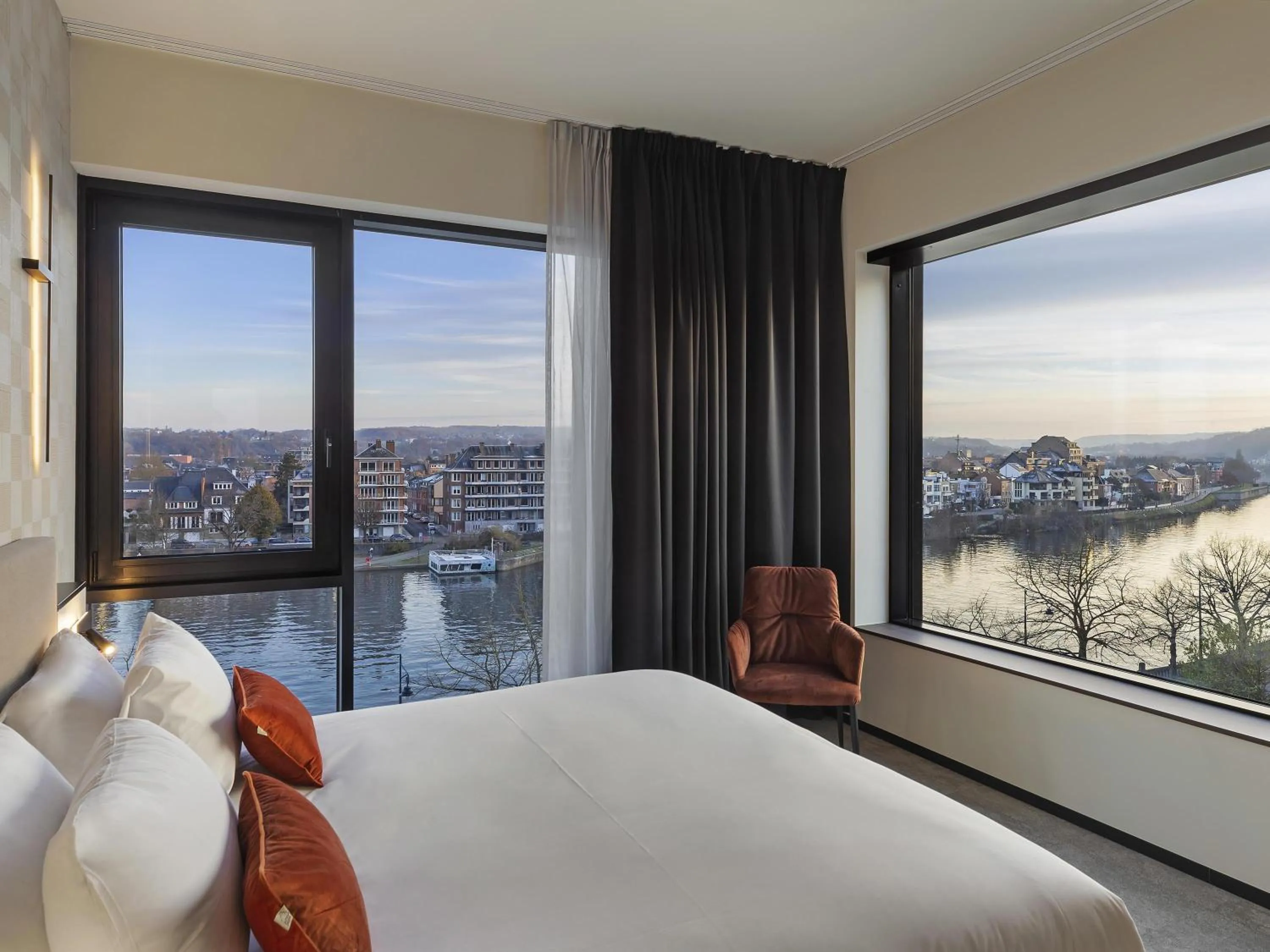 Bedroom, Bed in Mercure Namur Hotel