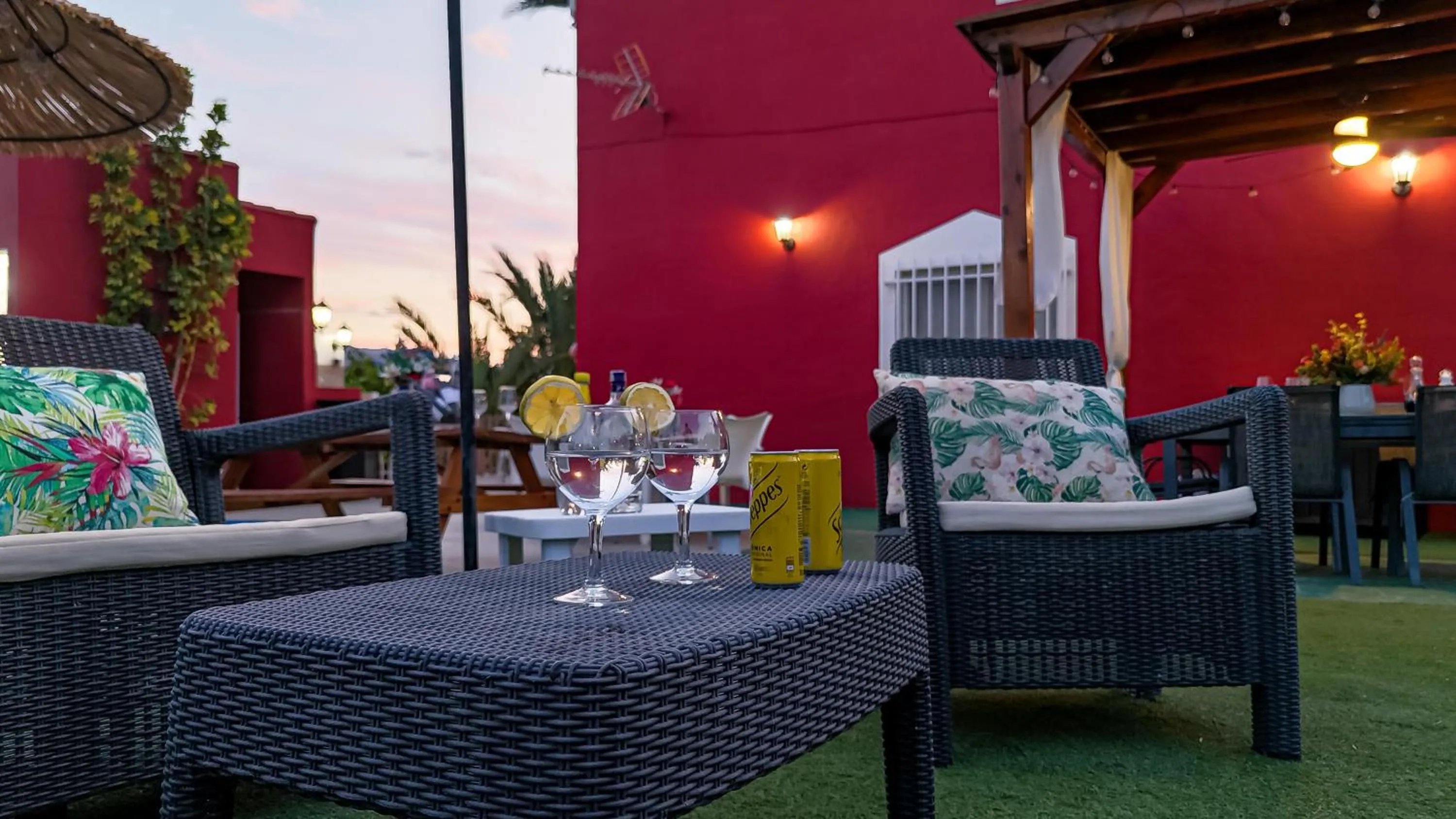 Drinks in Villa Adelina en Turre, Almería, Villa de lujo con piscina privada cerca de las playas de Mojácar