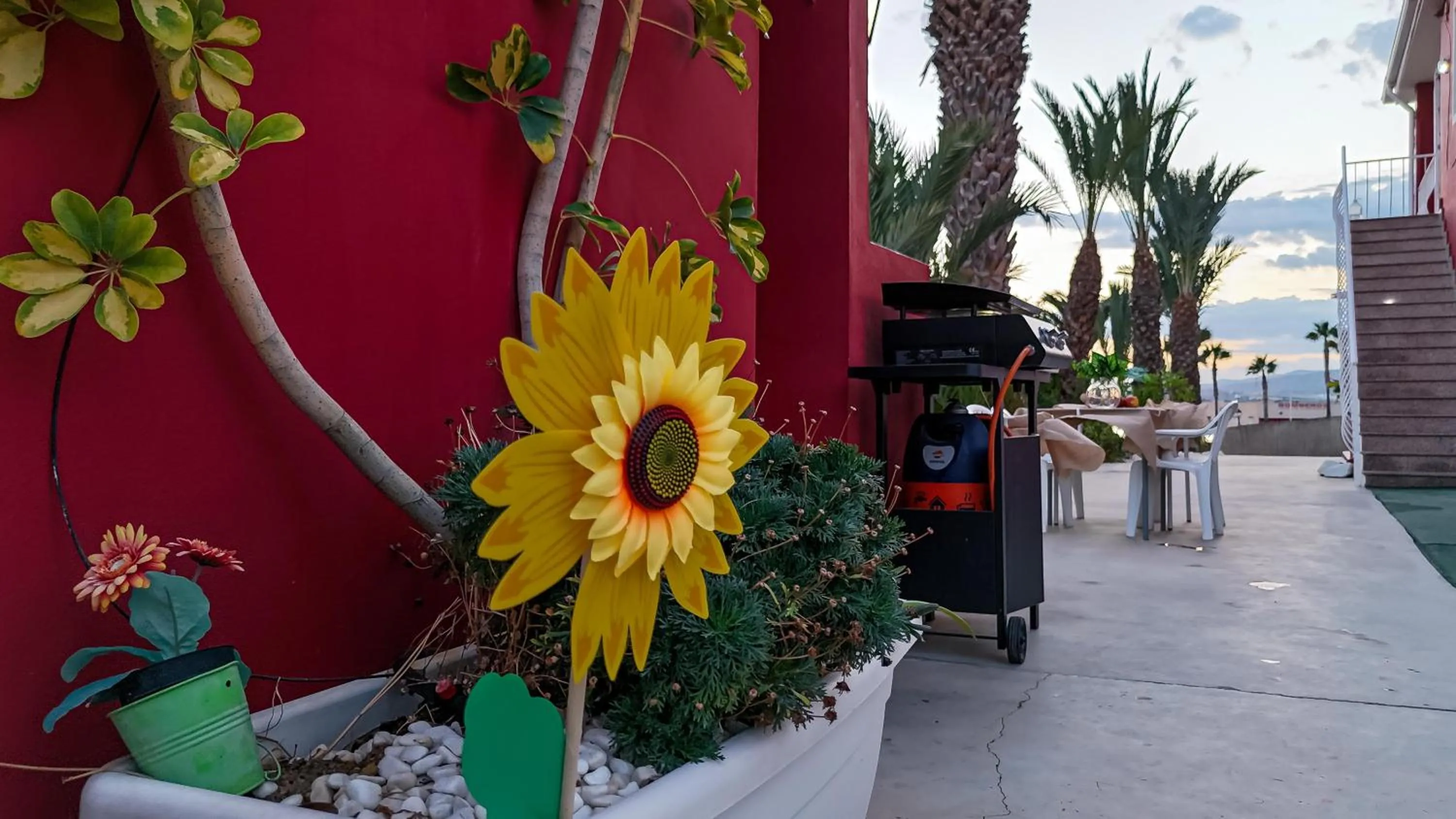 Spring in Villa Adelina en Turre, Almería, Villa de lujo con piscina privada cerca de las playas de Mojácar