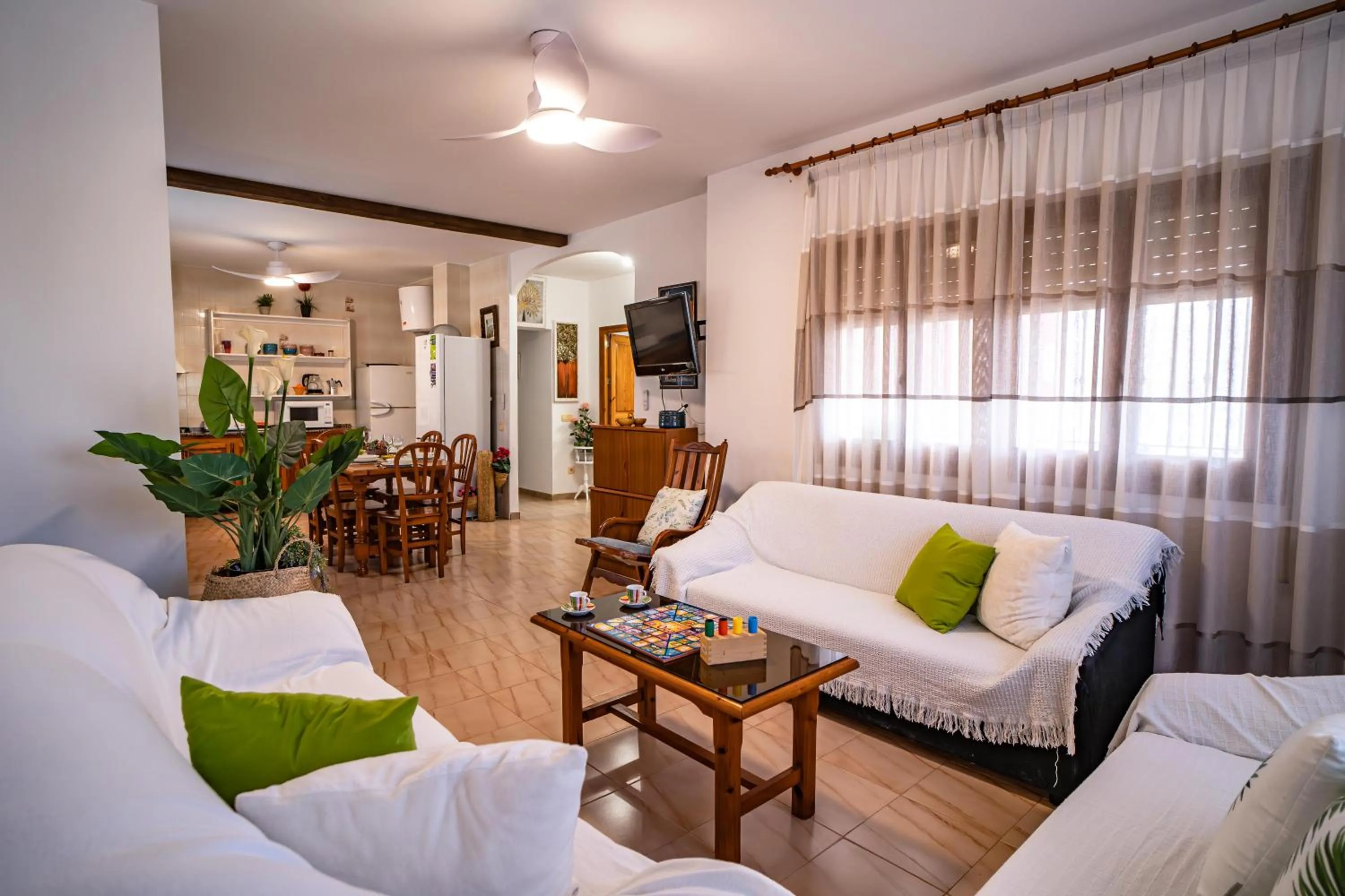 TV and multimedia in Villa Adelina en Turre, Almería, Villa de lujo con piscina privada cerca de las playas de Mojácar