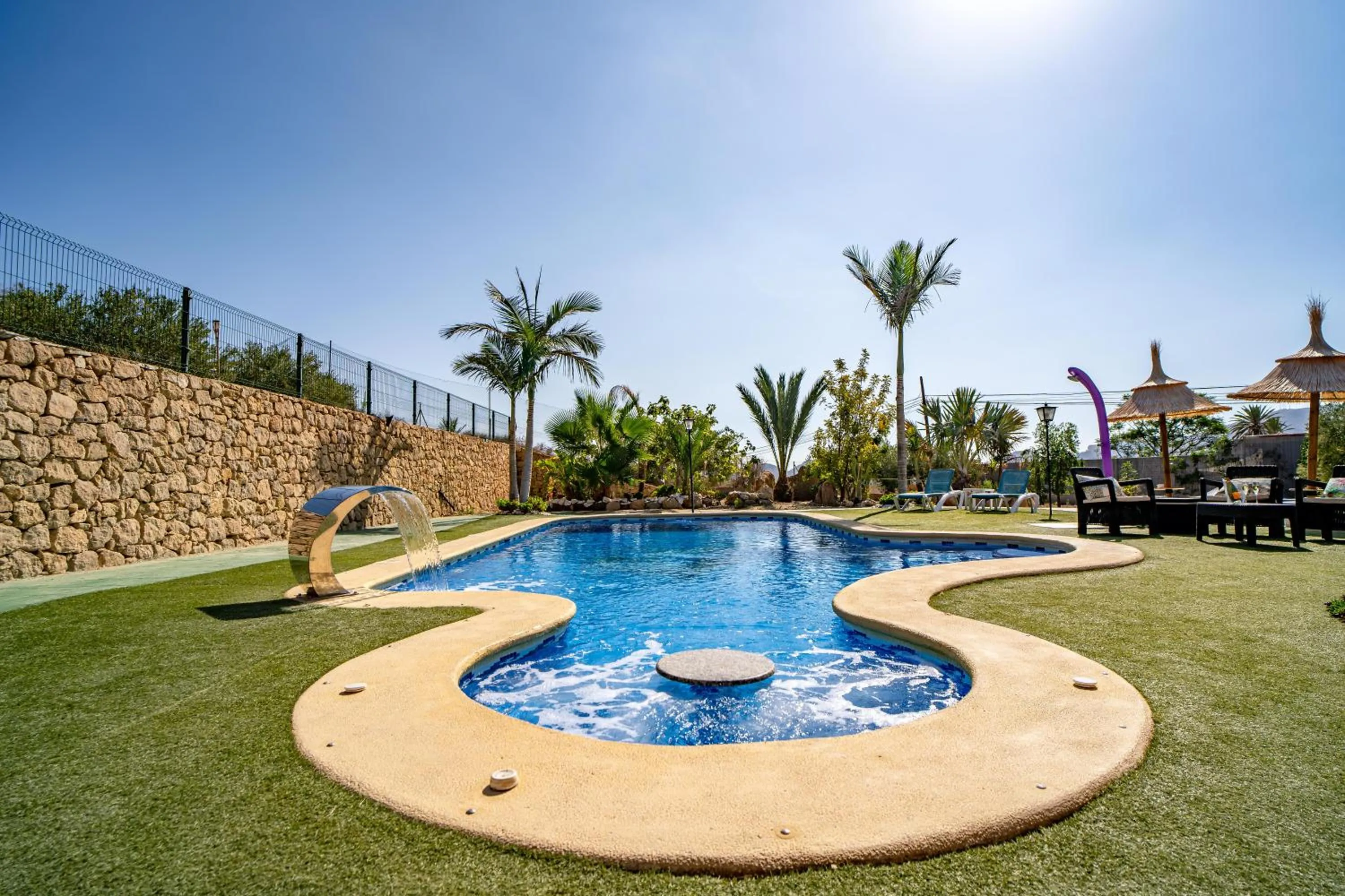 Swimming pool in Villa Adelina en Turre, Almería, Villa de lujo con piscina privada cerca de las playas de Mojácar