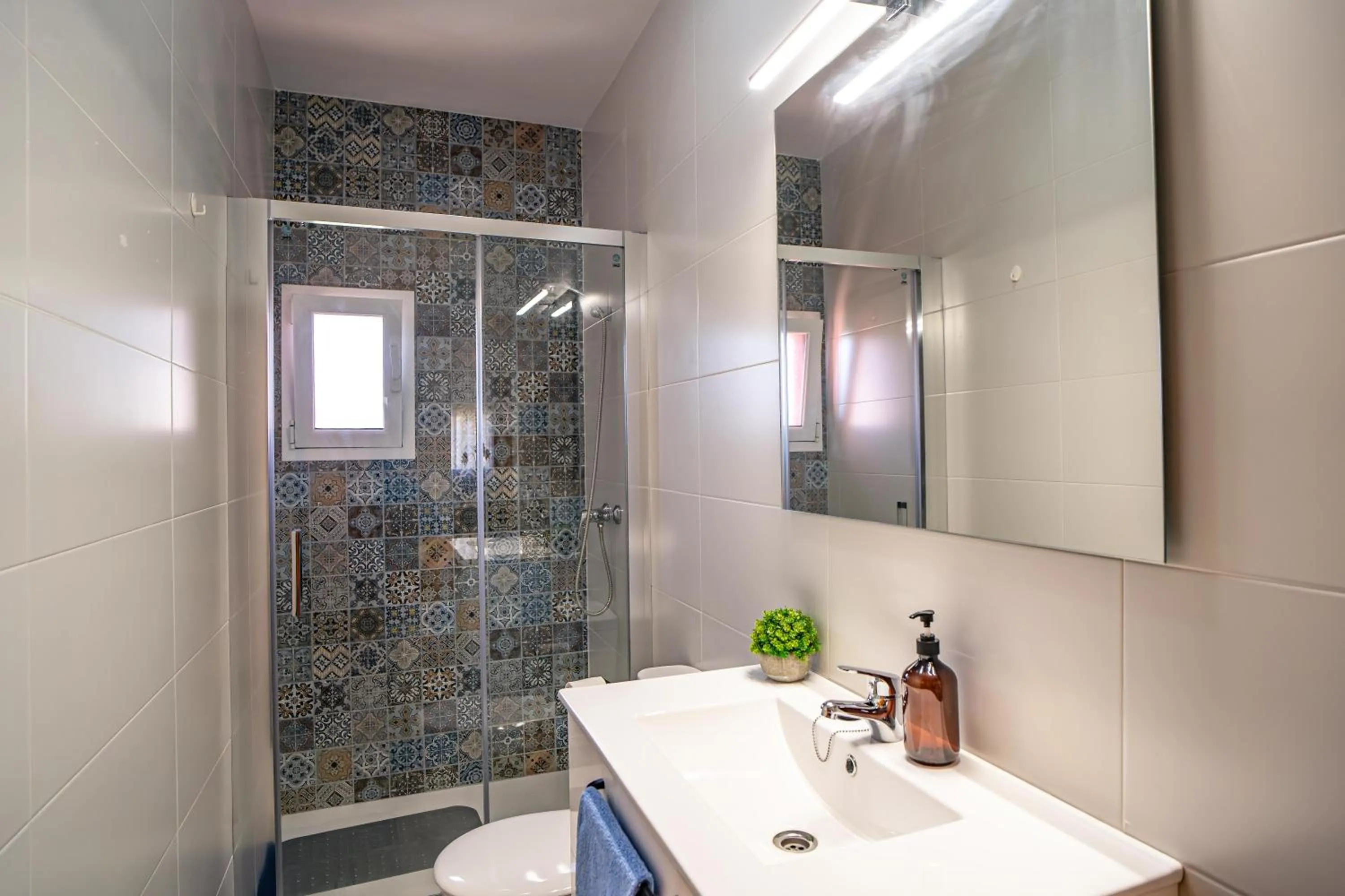 Bathroom in Villa Adelina en Turre, Almería, Villa de lujo con piscina privada cerca de las playas de Mojácar