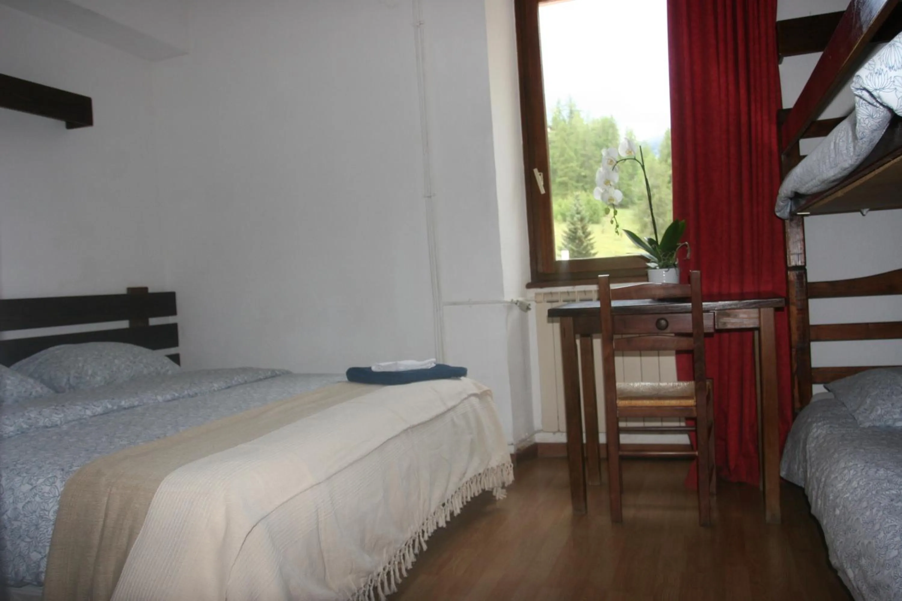 Bedroom in Hotel La Portette