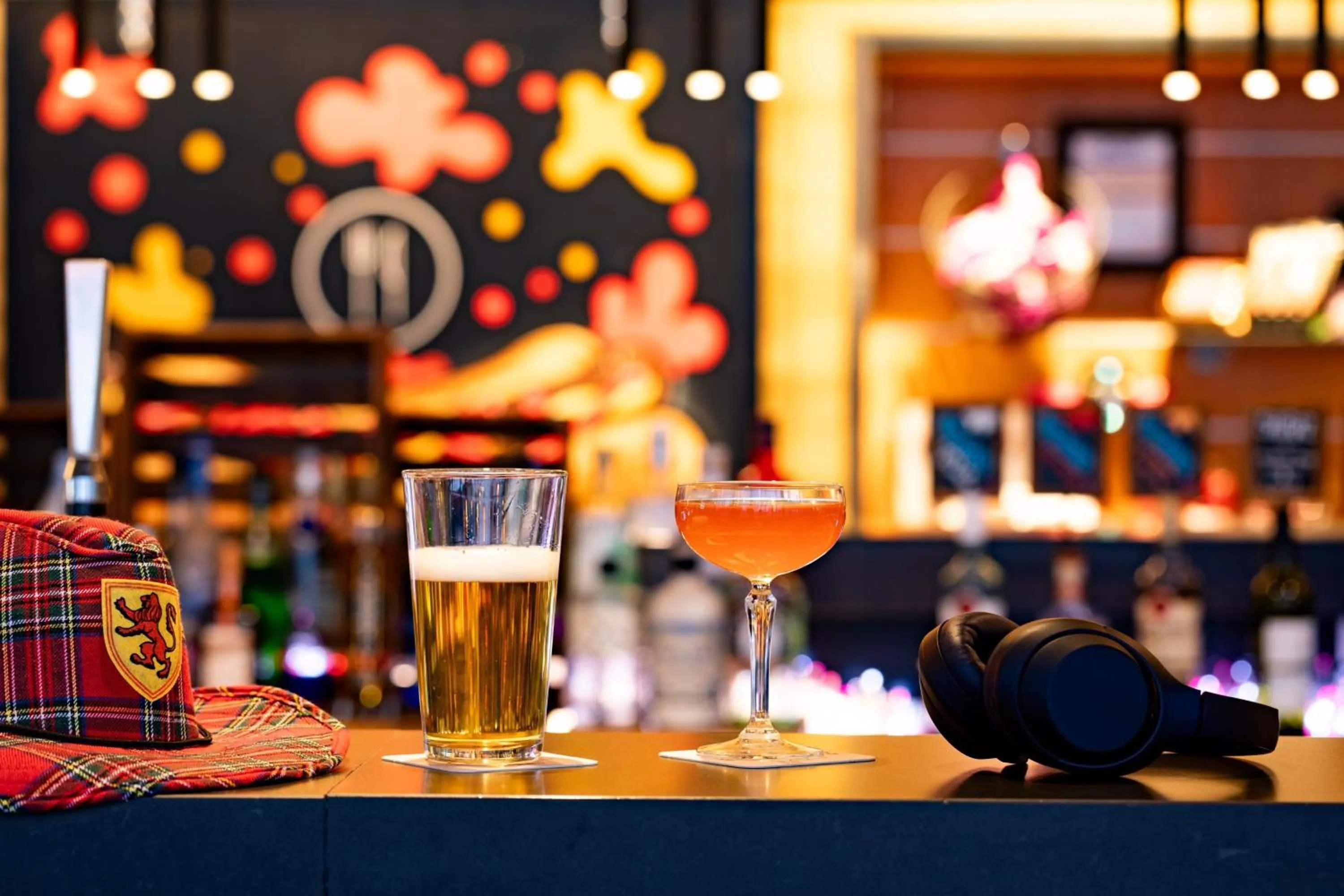 Lounge or bar in Moxy Aberdeen Airport