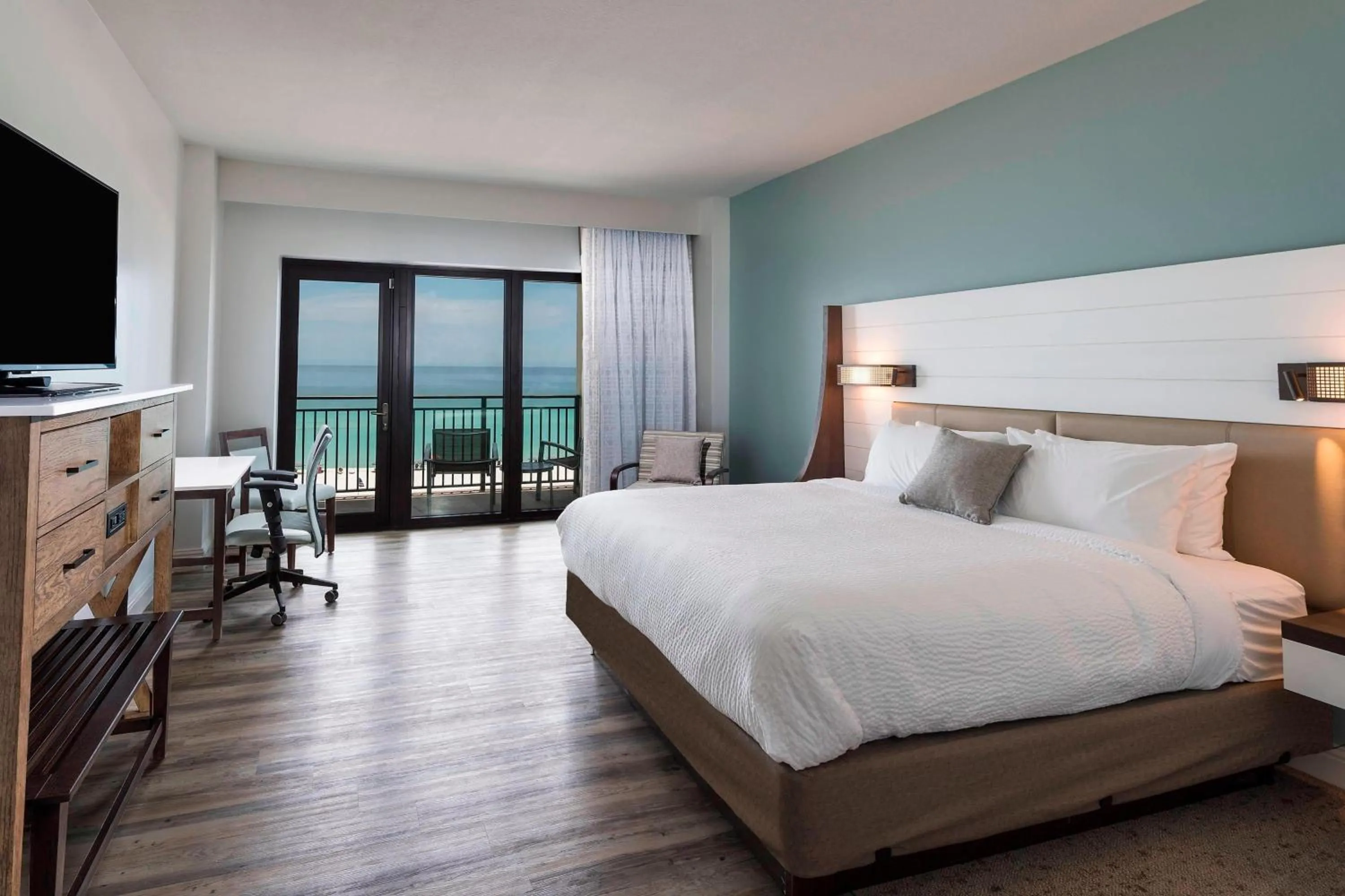 Bedroom, Bed in SpringHill Suites by Marriott Navarre Oceanfront