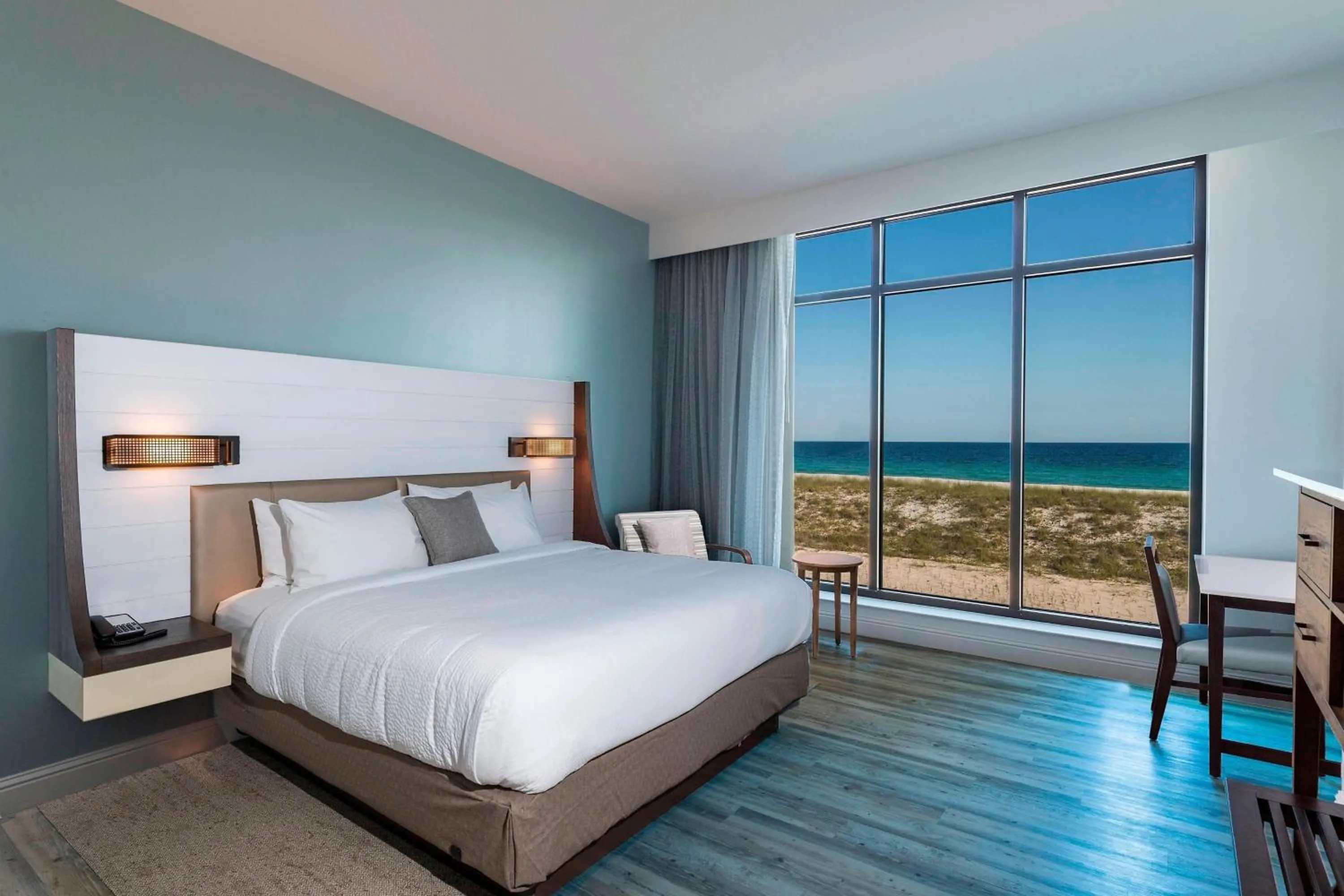 Bedroom, Bed in SpringHill Suites by Marriott Navarre Oceanfront