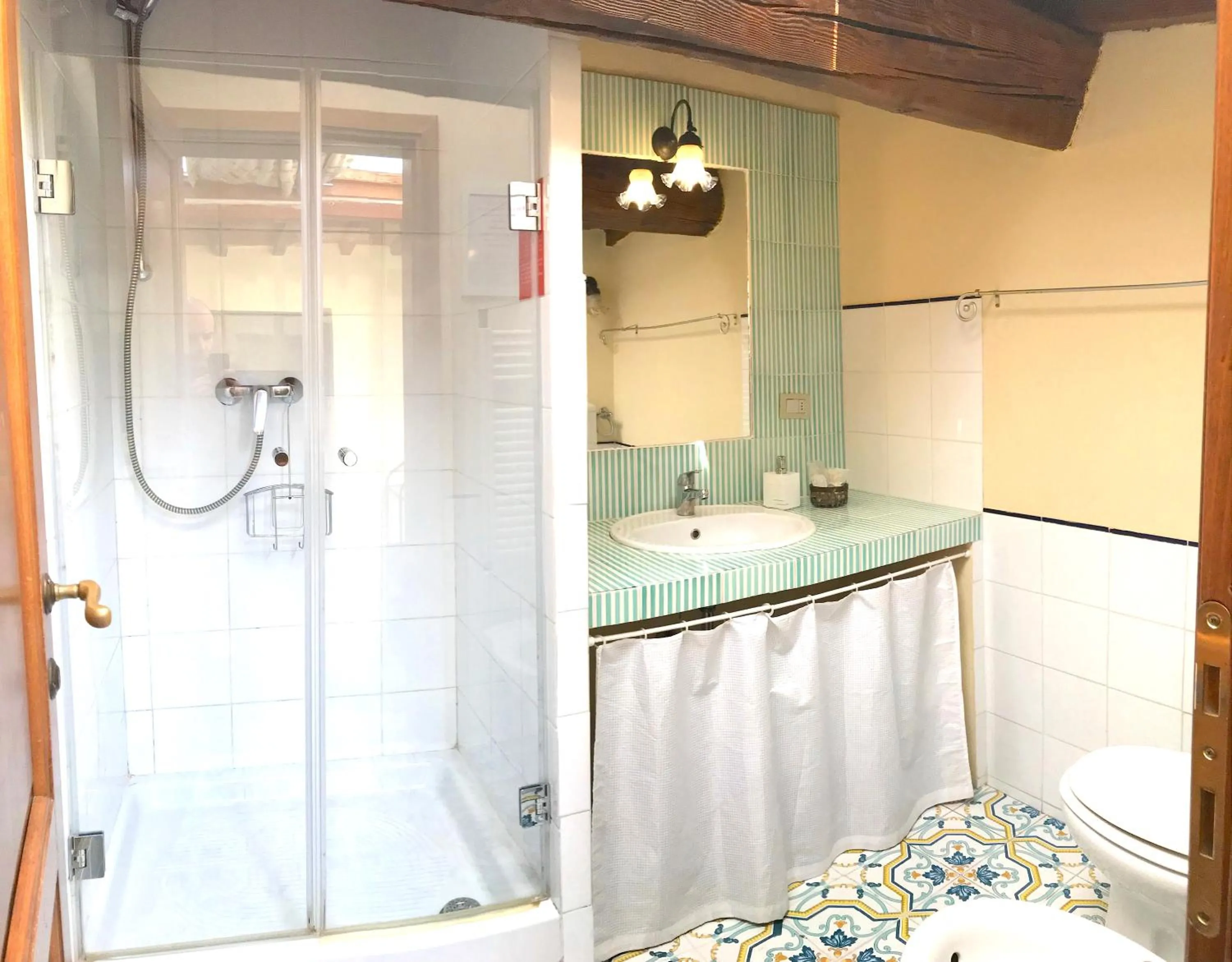 Bathroom in Pepi apartments
