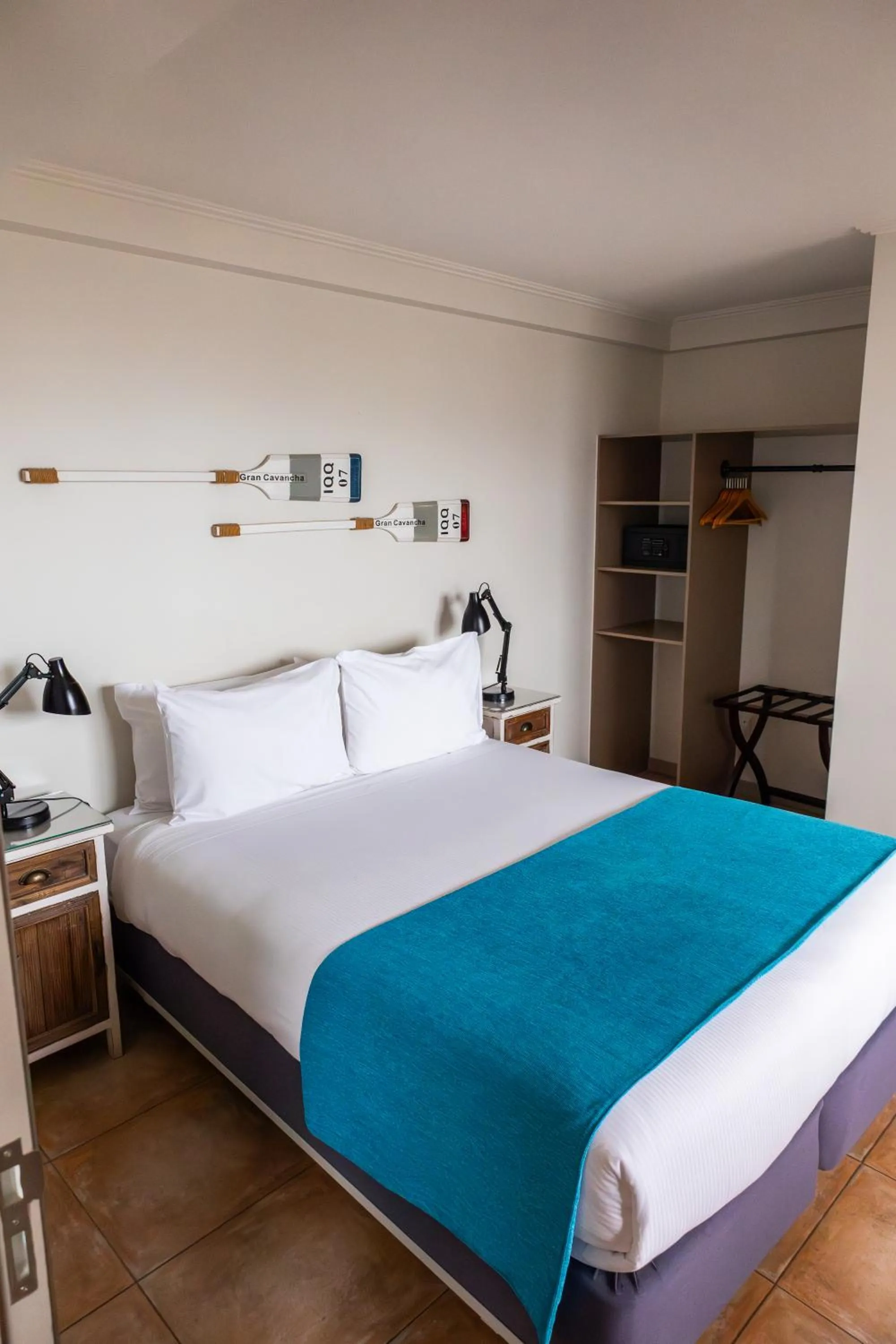 Photo of the whole room, Bed in Gran Cavancha Hotel & Apartment