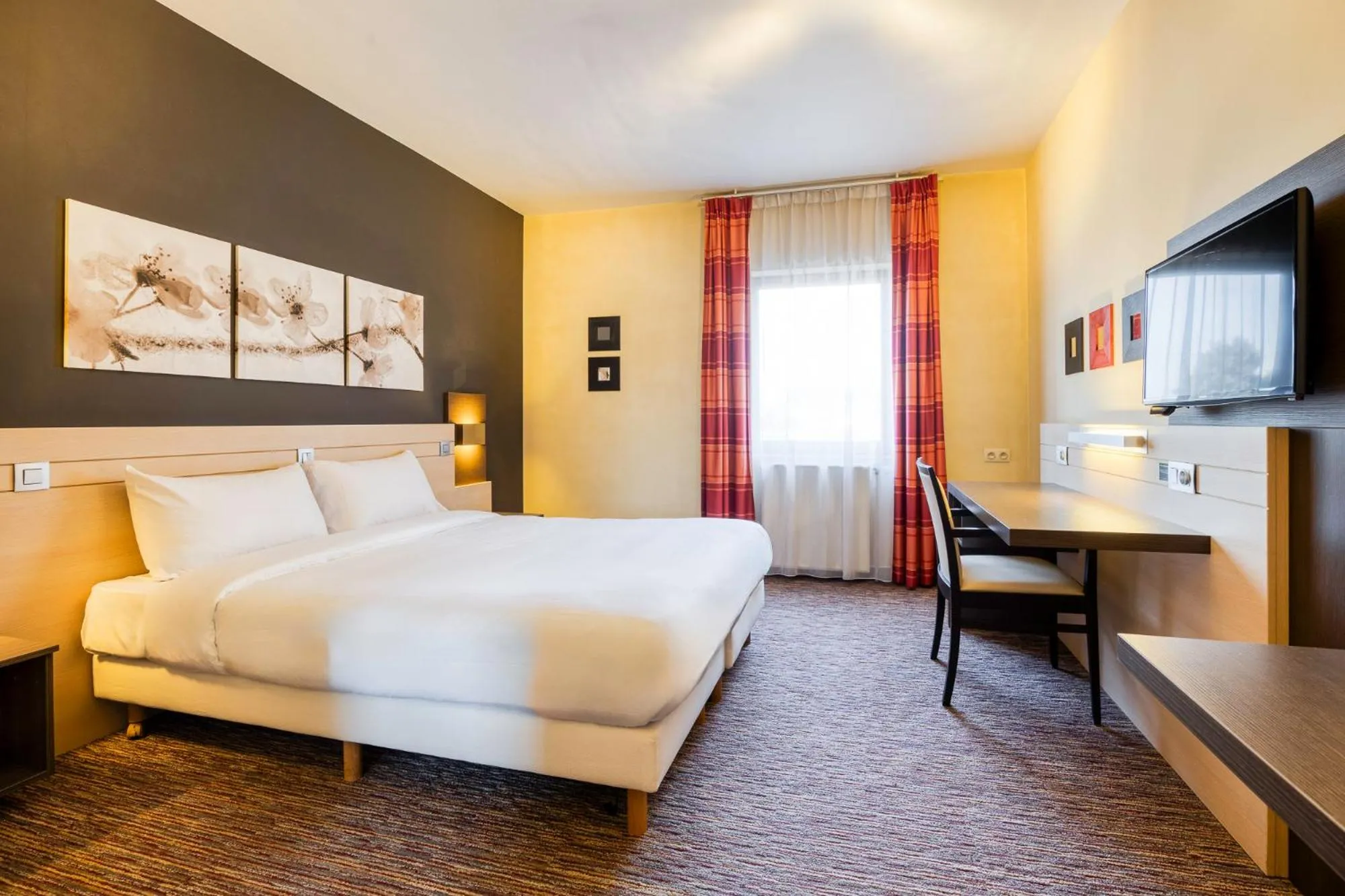 Bedroom, Bed in B&B HOTEL Mons Centre