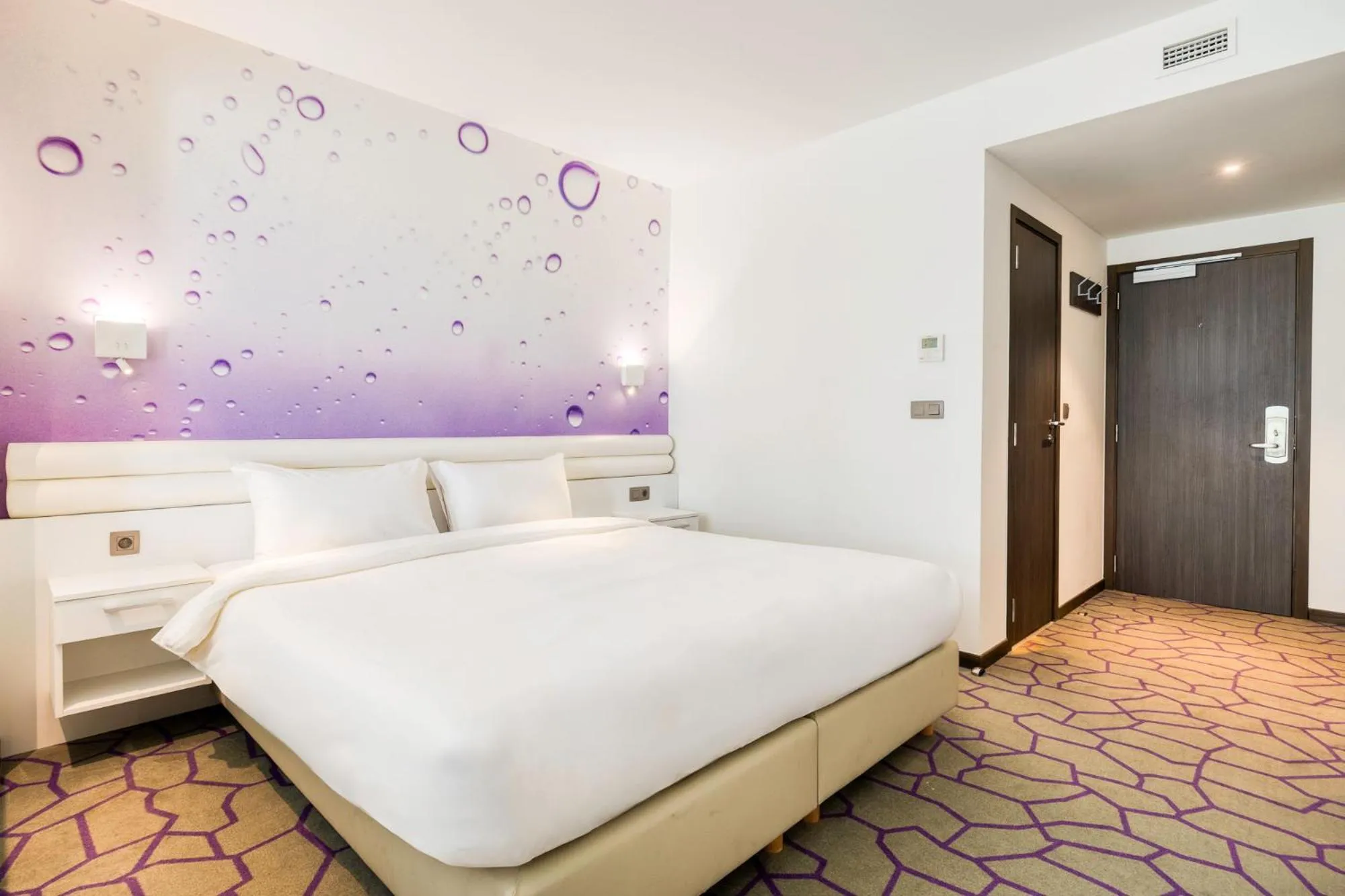 Bedroom, Bed in B&B HOTEL Mons Centre