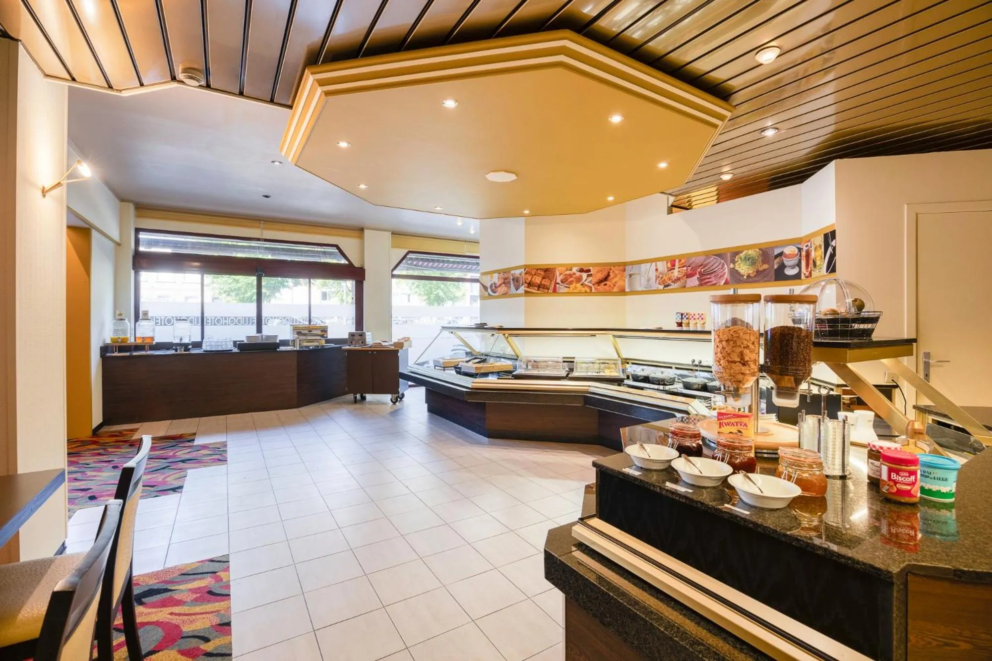 Breakfast in B&B HOTEL Mons Centre