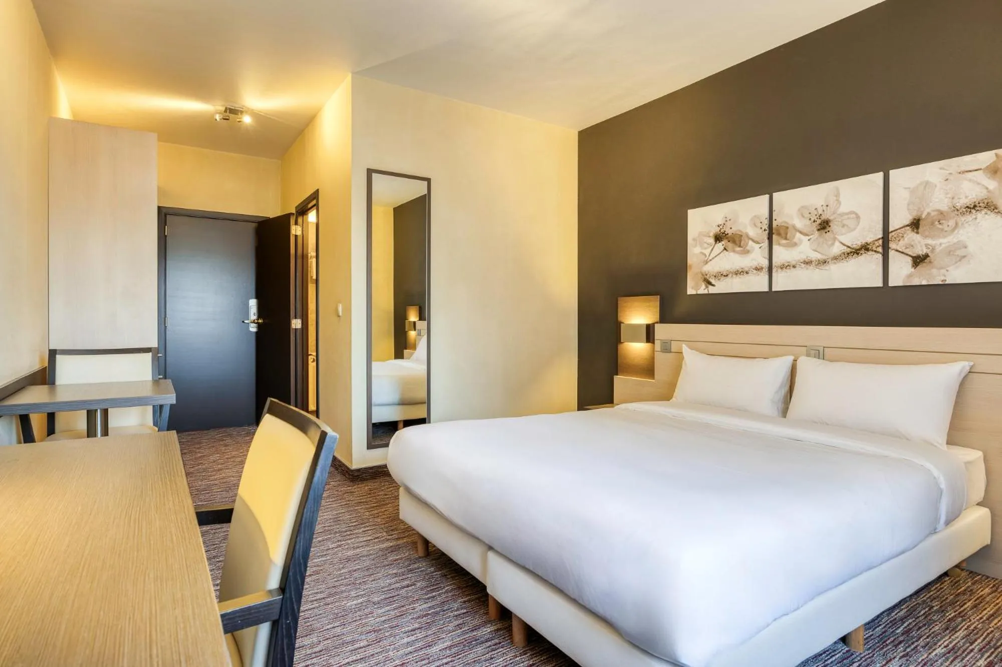 Bedroom, Bed in B&B HOTEL Mons Centre