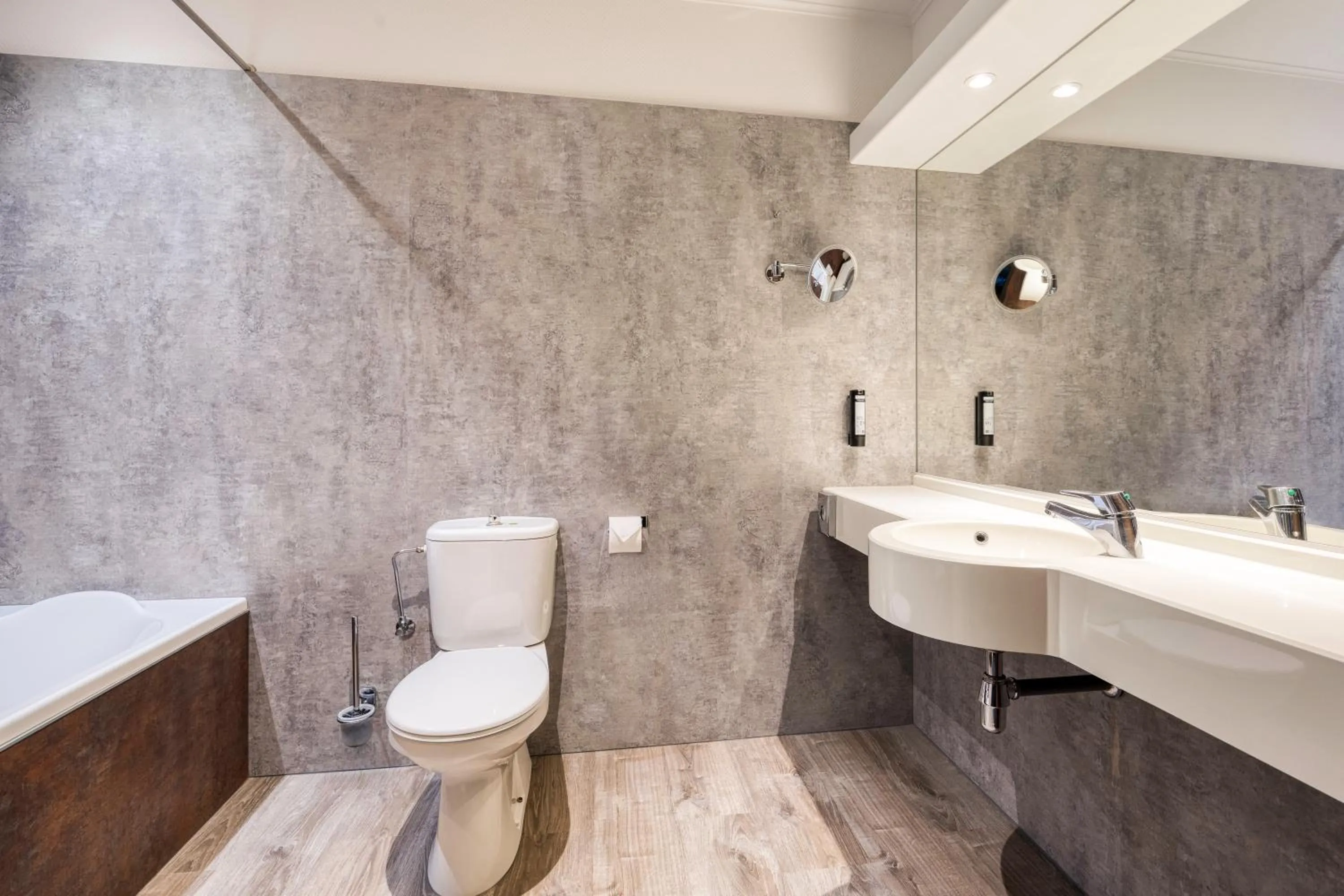 Bathroom in B&B HOTEL Mons Centre