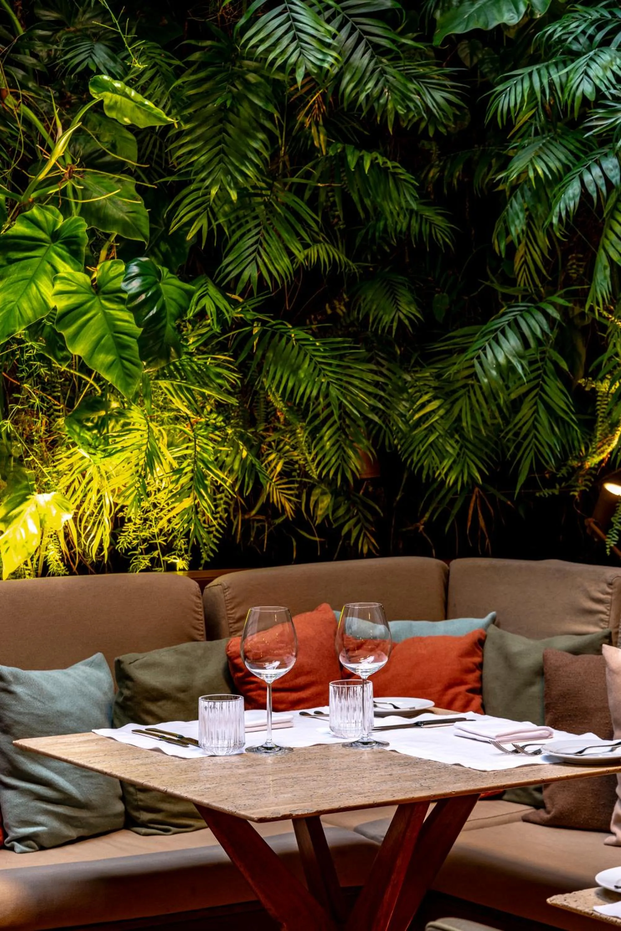 Restaurant/places to eat in Emiliano Rio