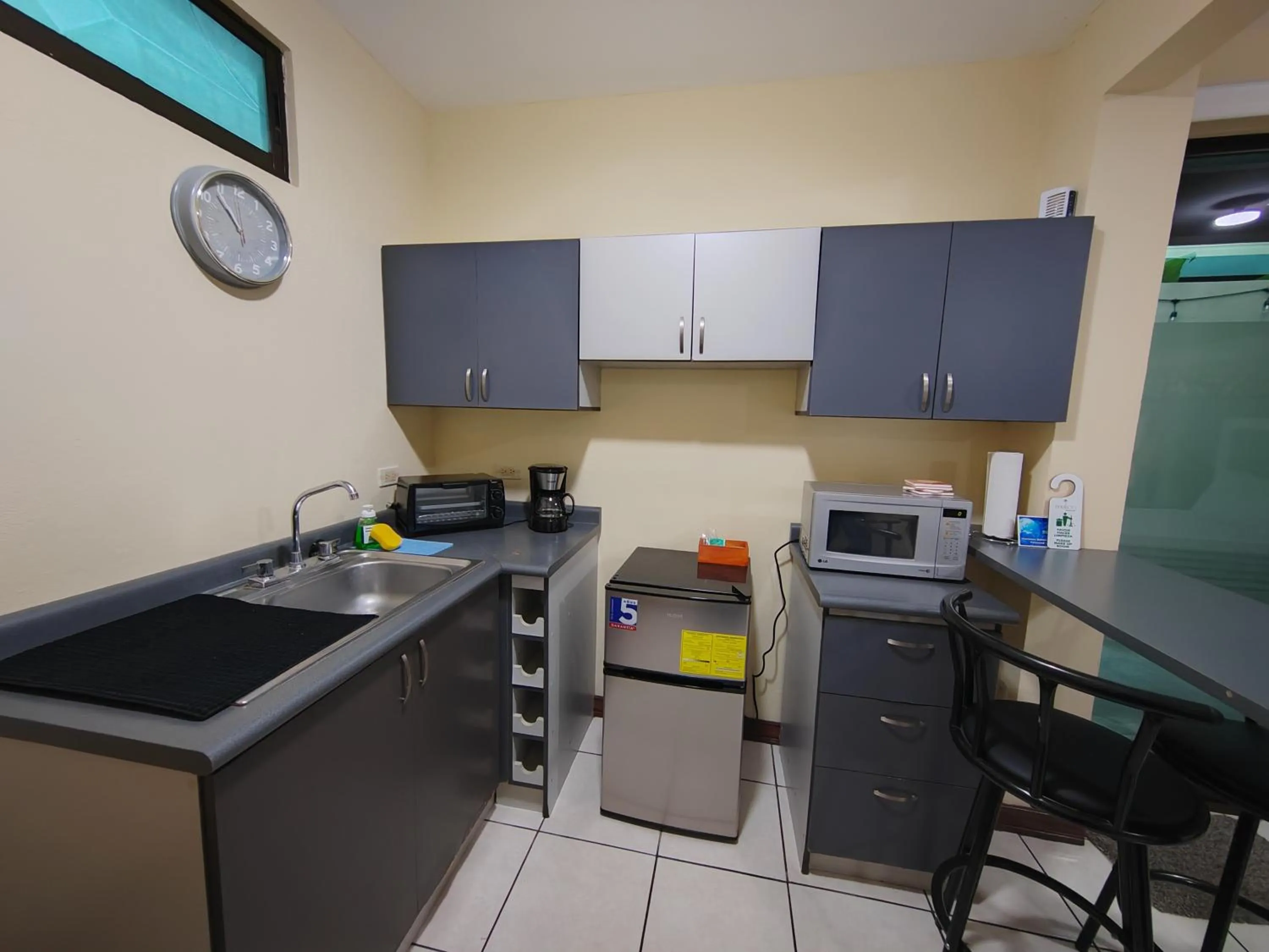 Coffee/tea facilities in Hotel Bamboo Aeropuerto