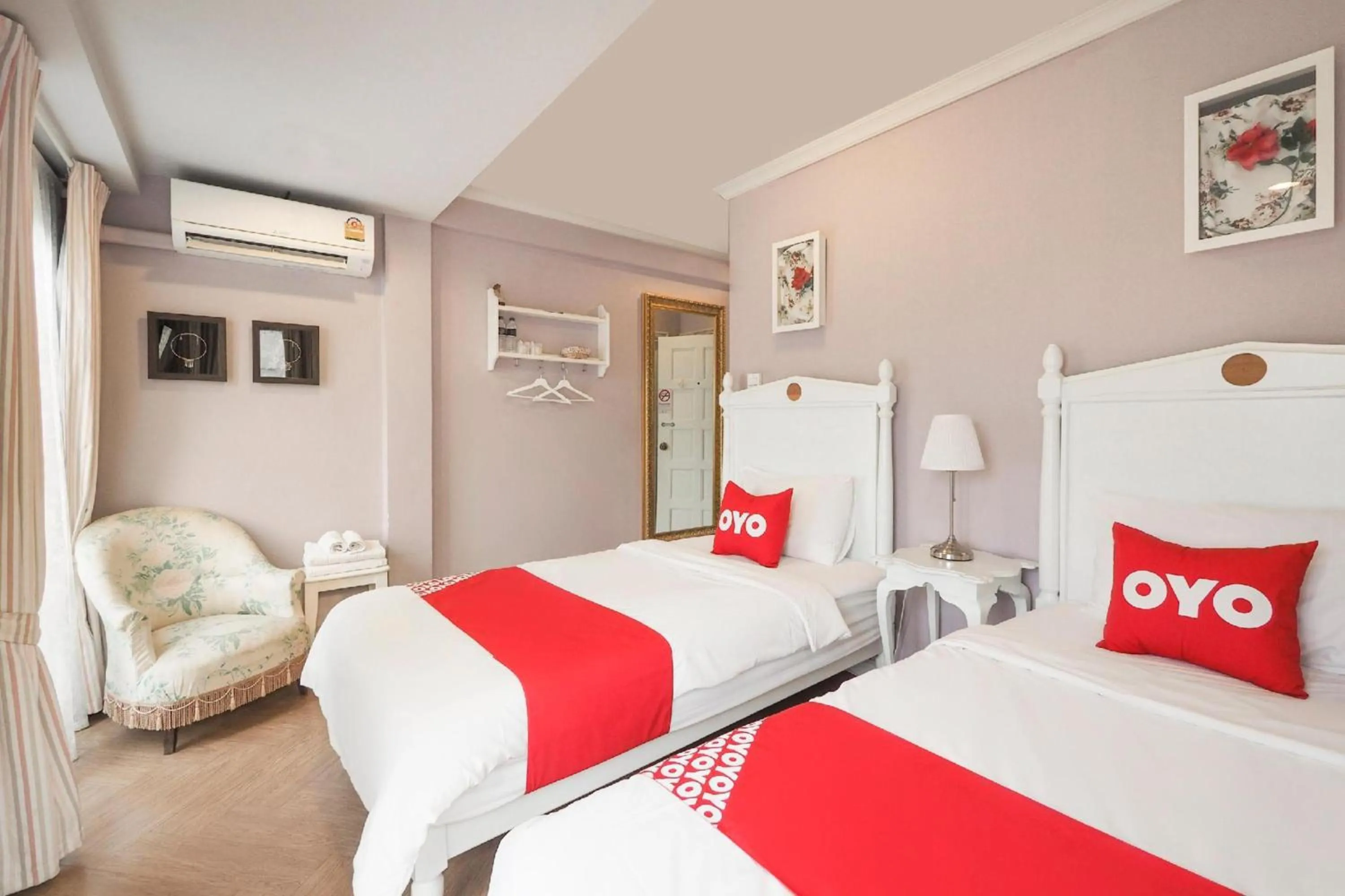 Photo of the whole room, Bed in OYO 899 Villa De Hun