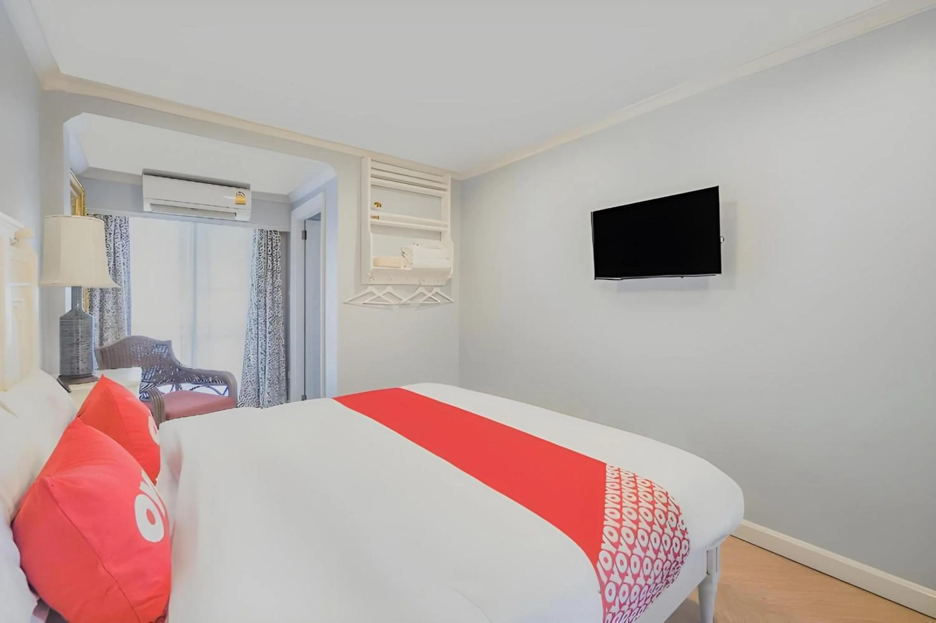 Photo of the whole room, Bed in OYO 899 Villa De Hun