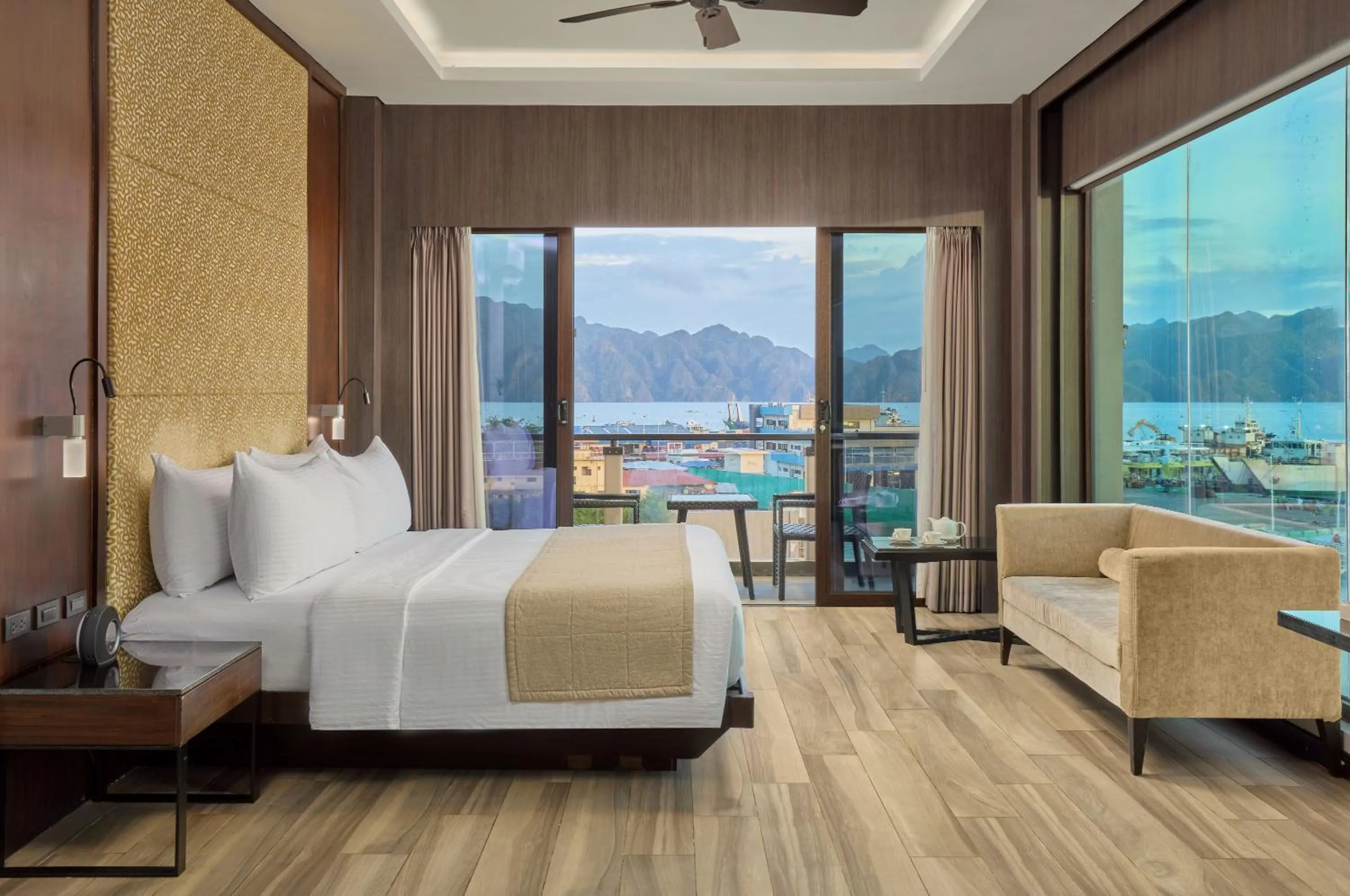 Bed in Two Seasons Coron Bayside Hotel