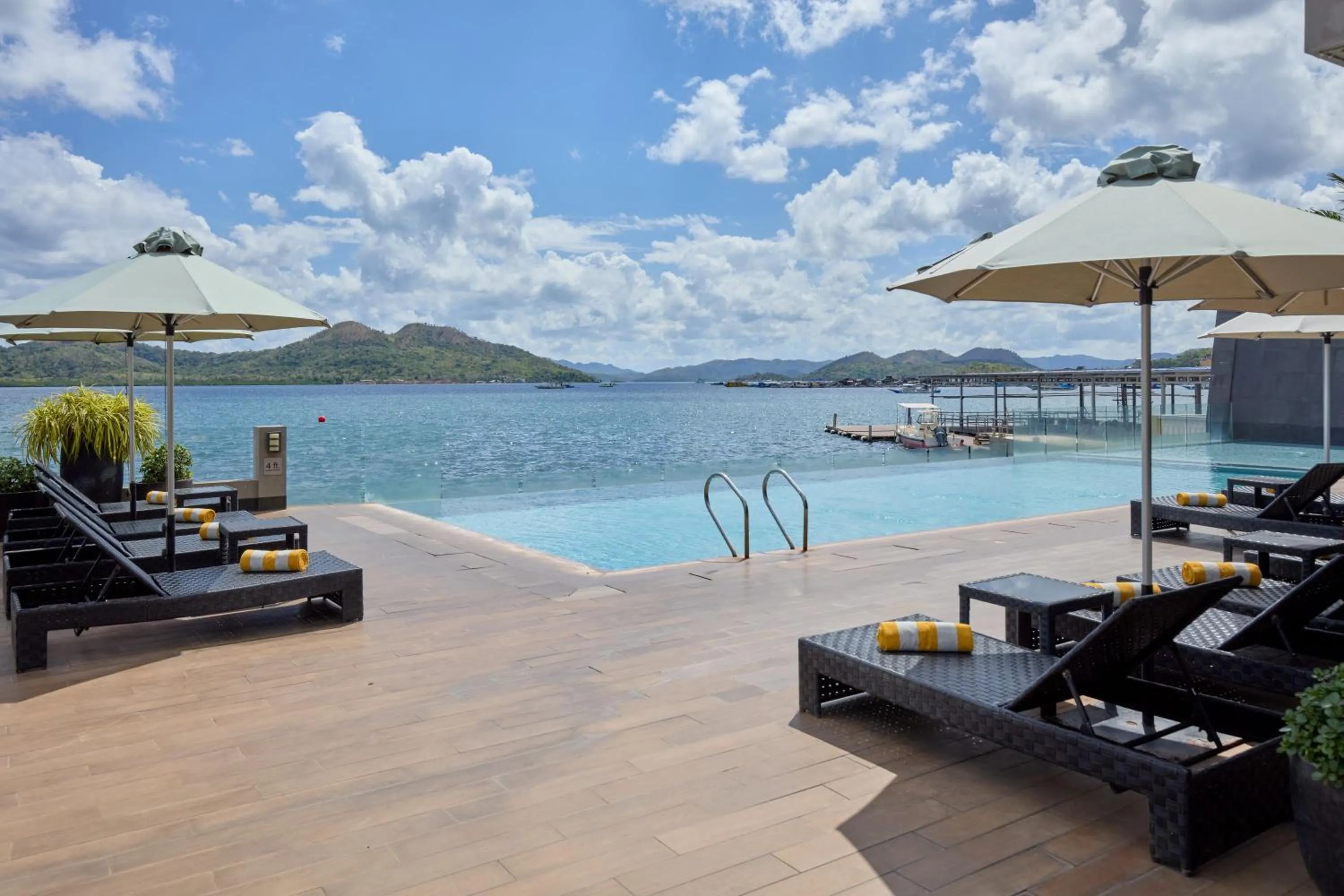 Swimming pool in Two Seasons Coron Bayside Hotel