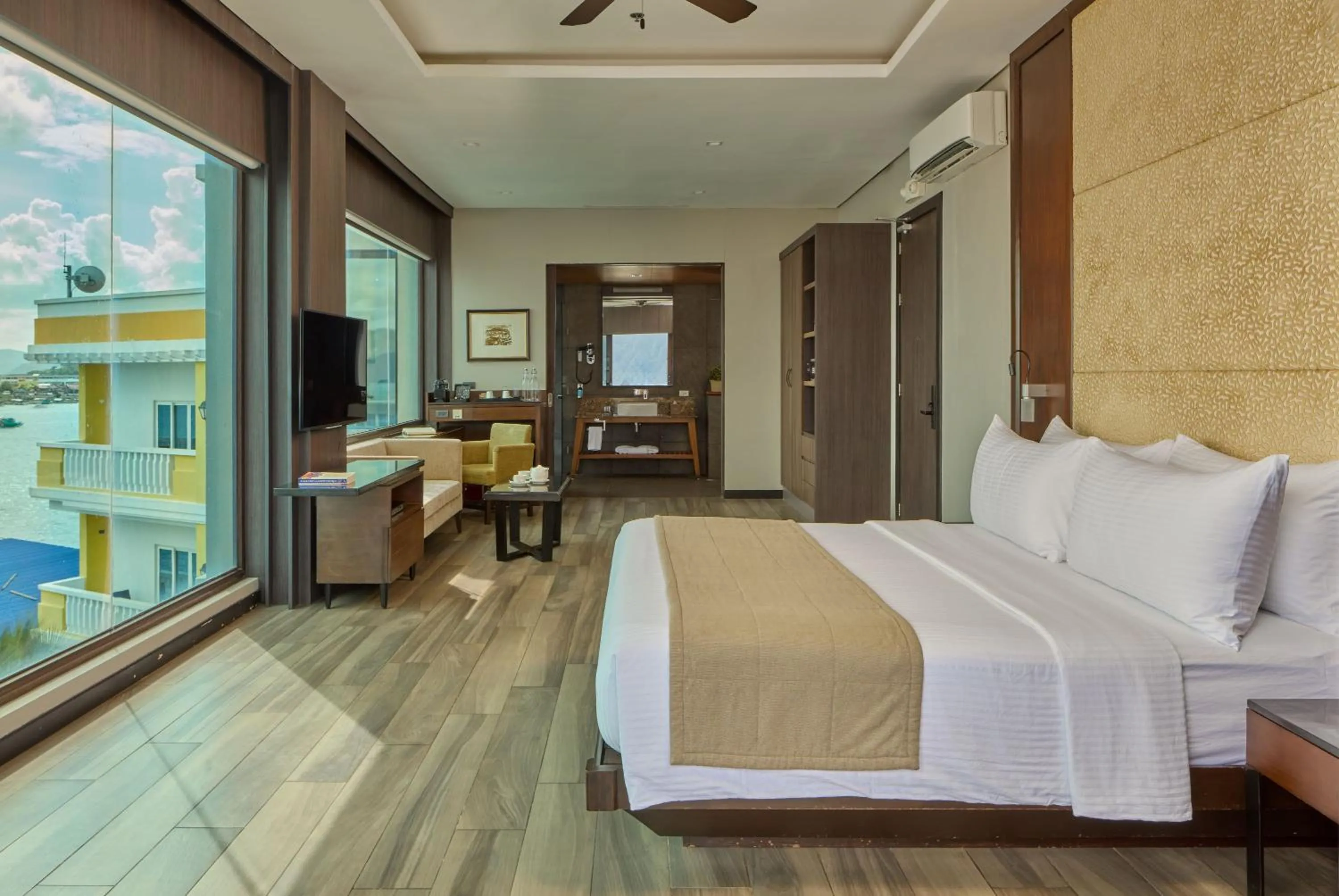 Bed in Two Seasons Coron Bayside Hotel