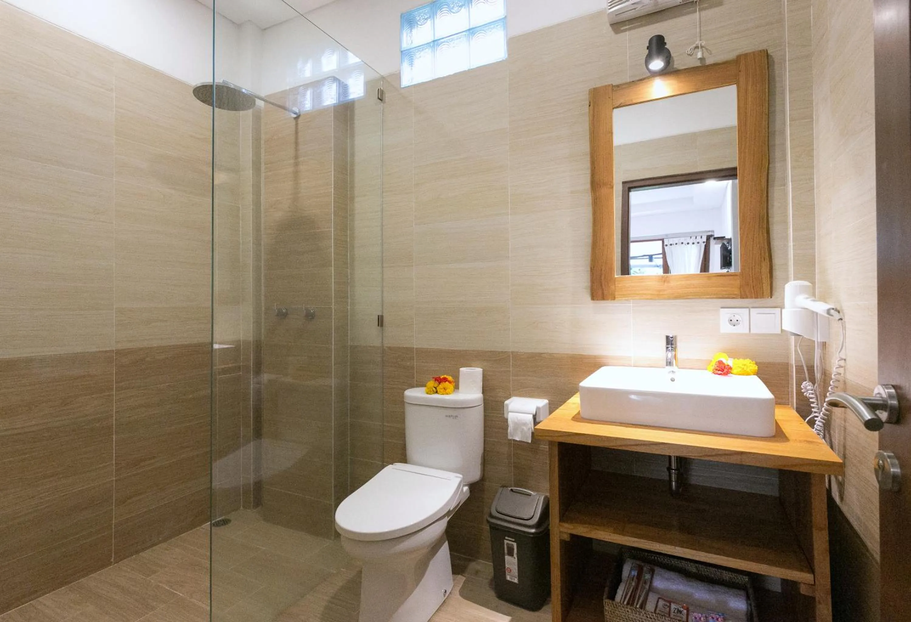 Shower in Tirta Arum