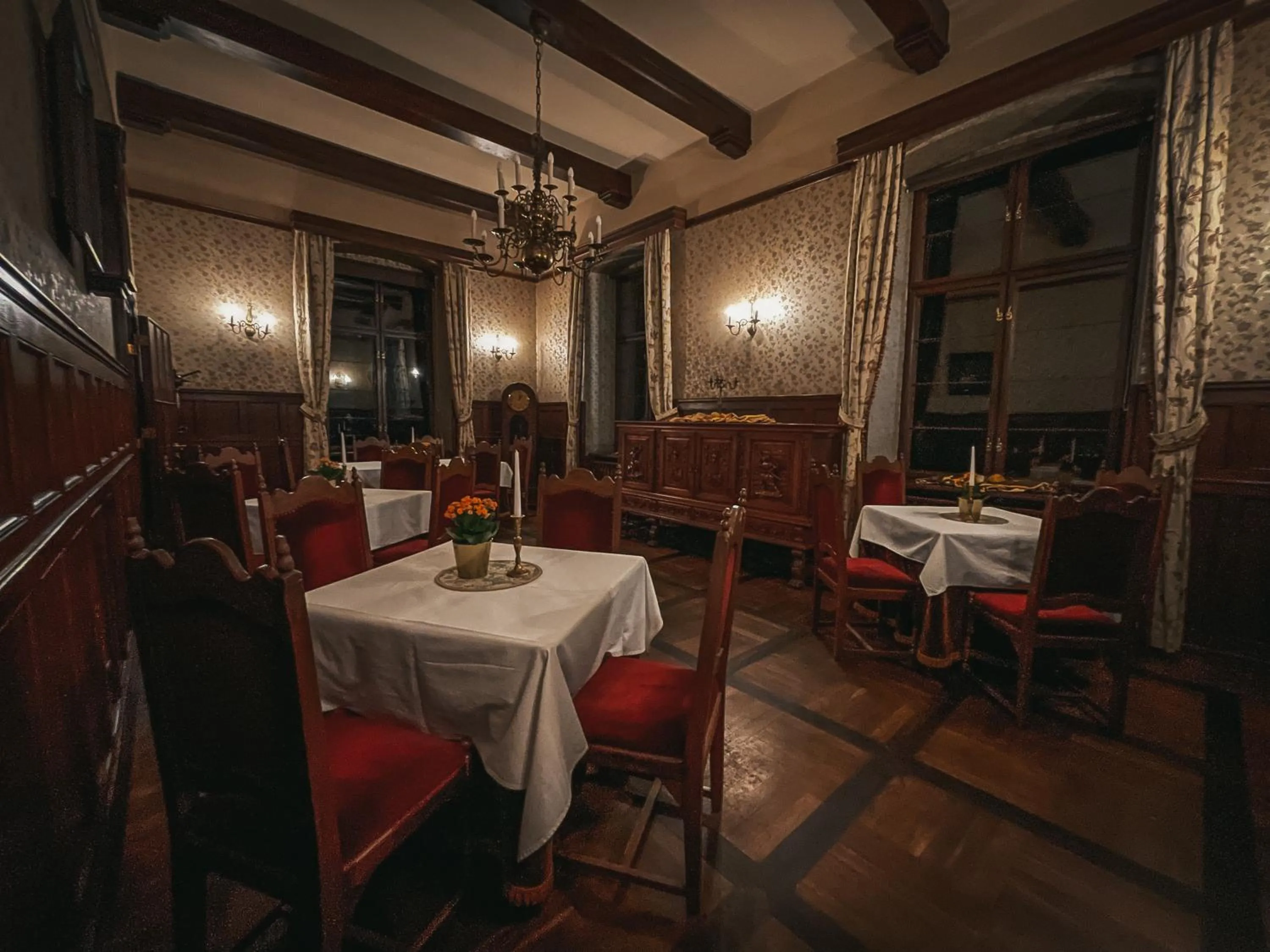 Restaurant/places to eat in Zamek Rzucewo