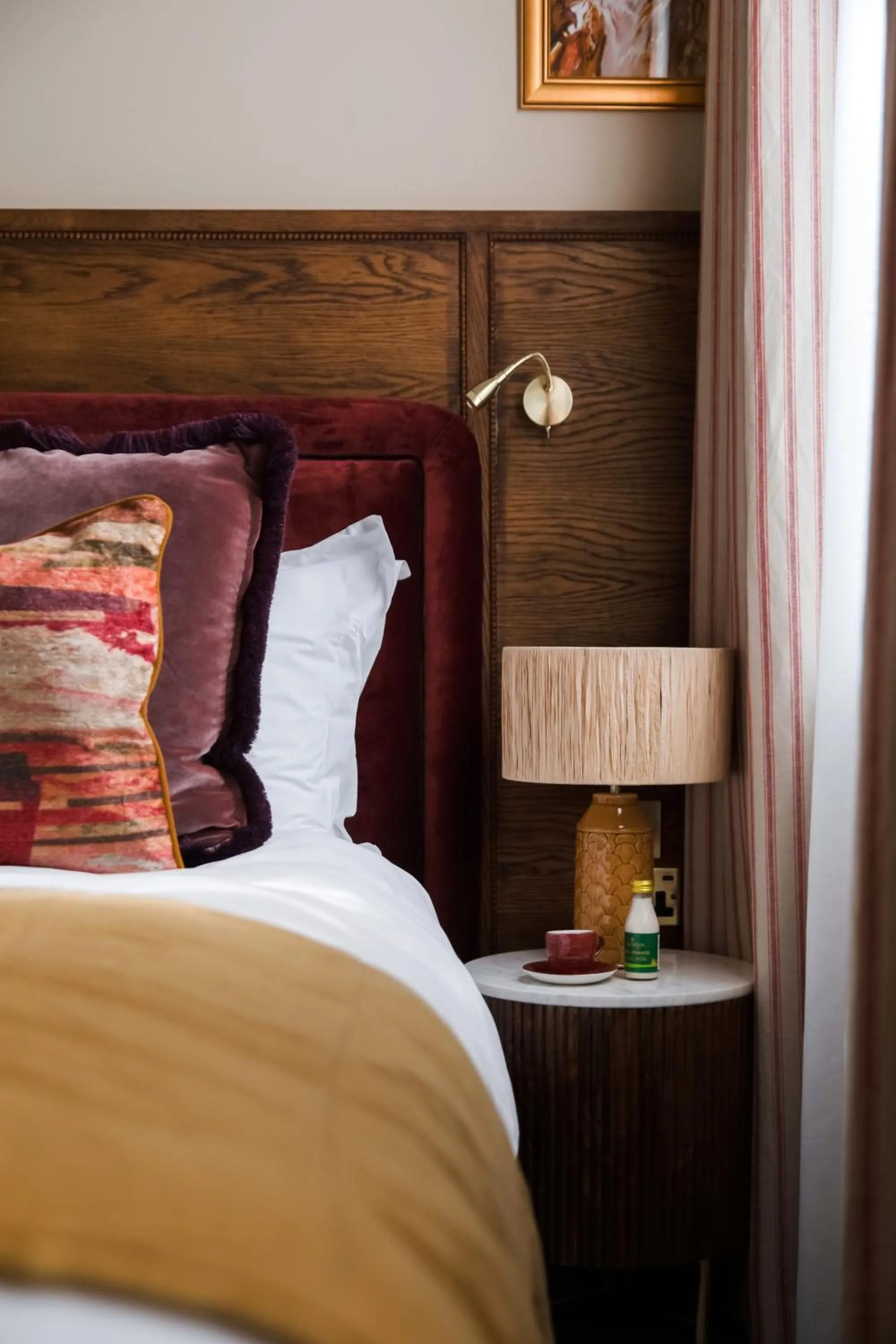 Bedroom, Bed in Red Lion Hotel