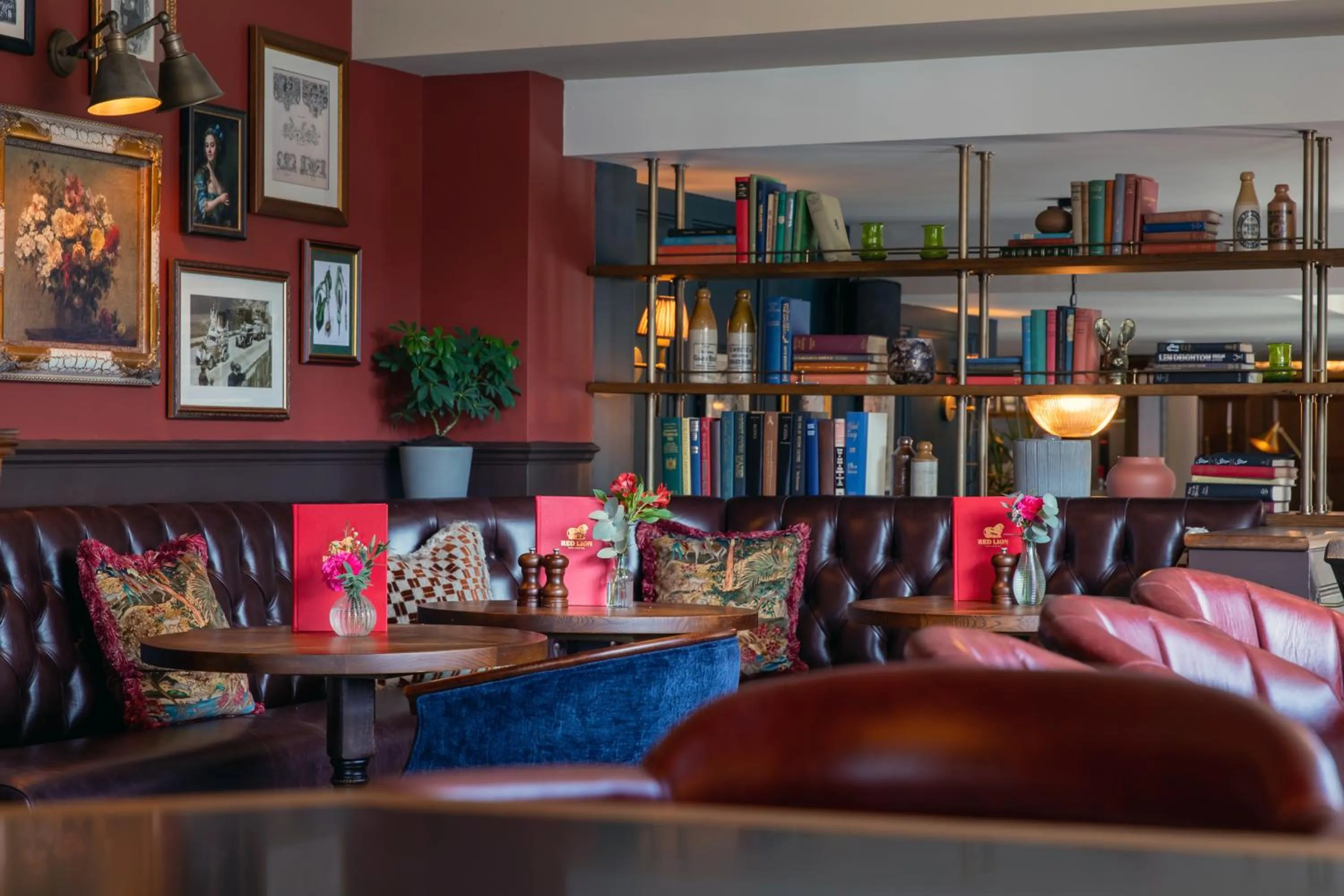 Lounge or bar in Red Lion Hotel