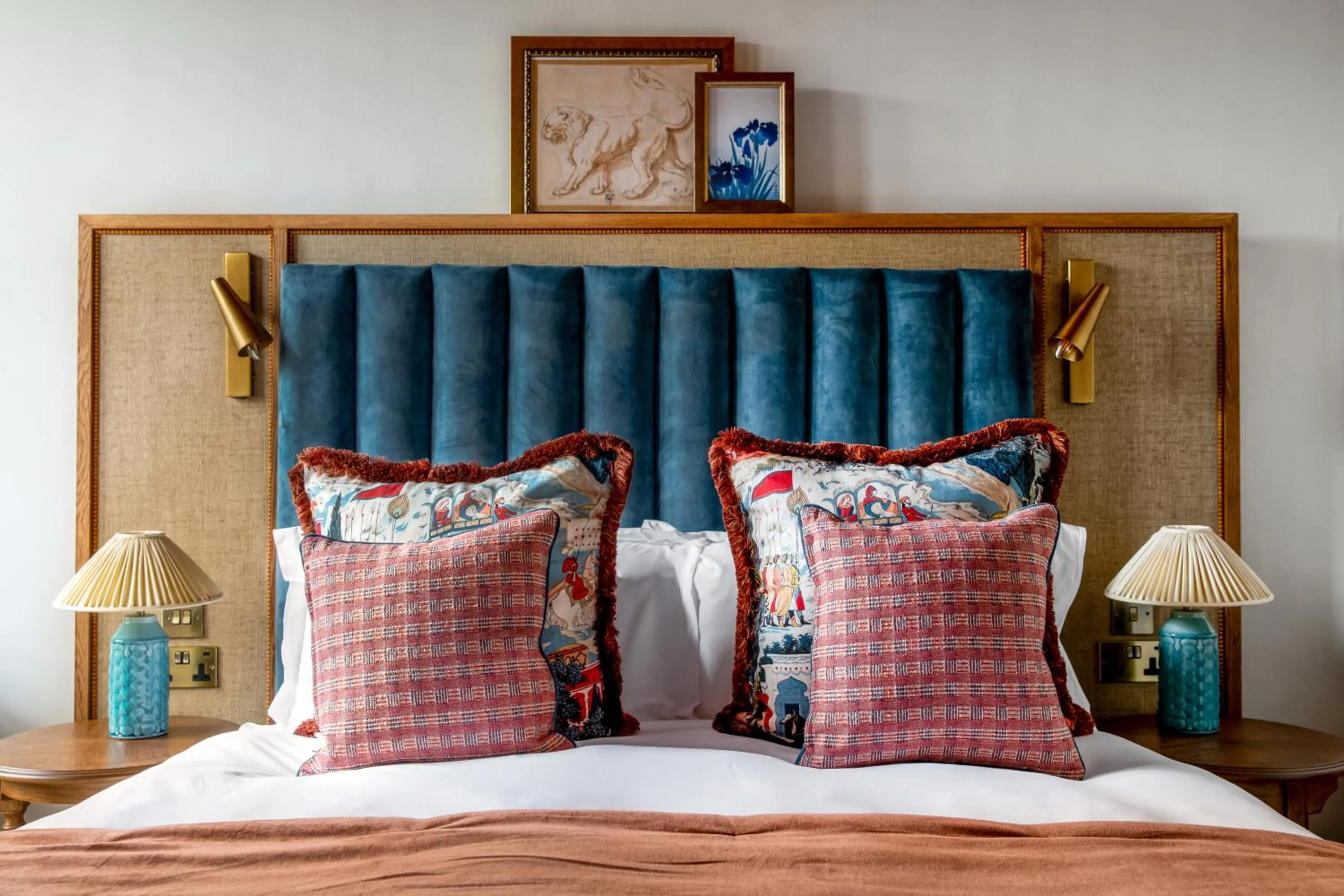 Bedroom, Bed in Red Lion Hotel