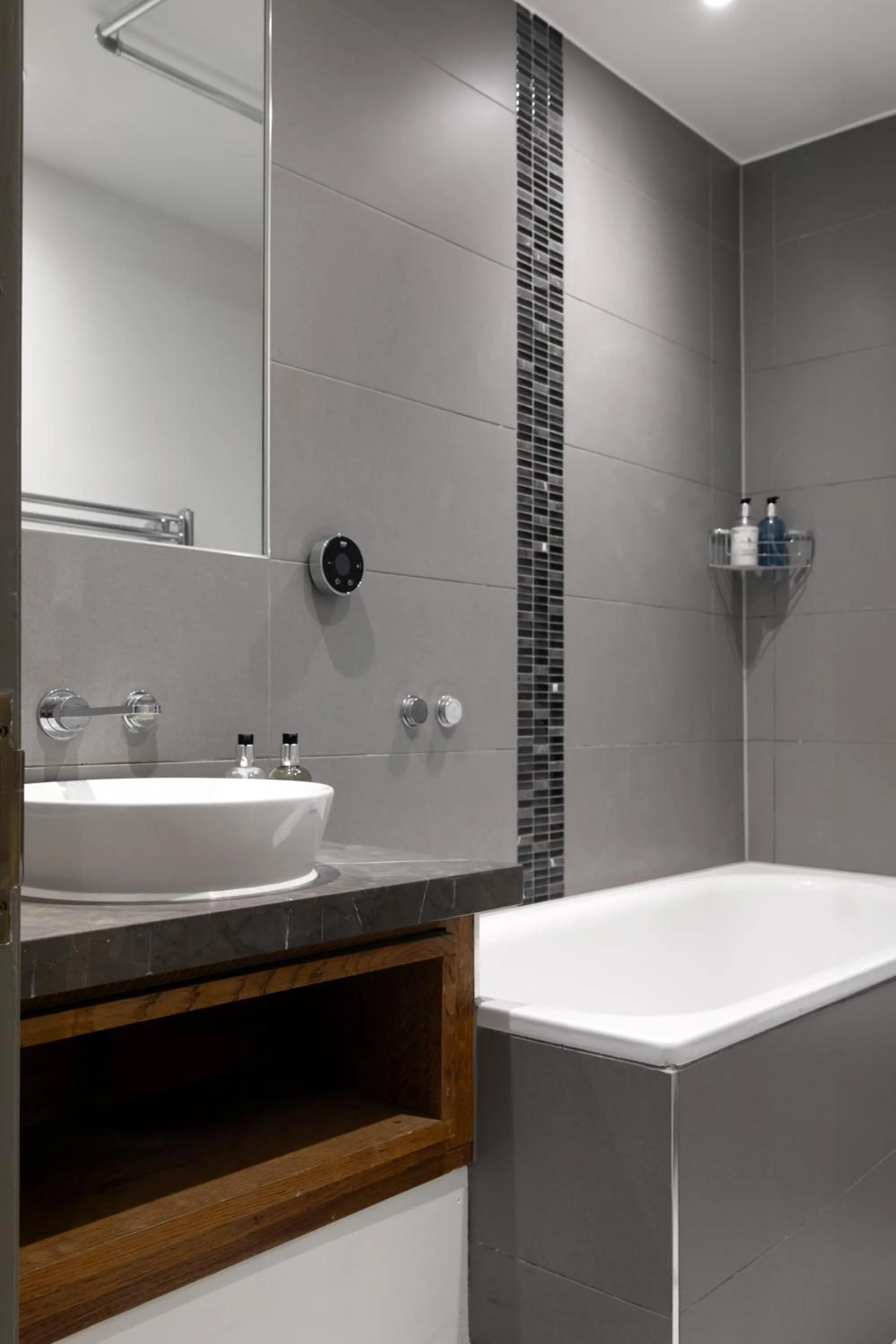 Bathroom in Red Lion Hotel