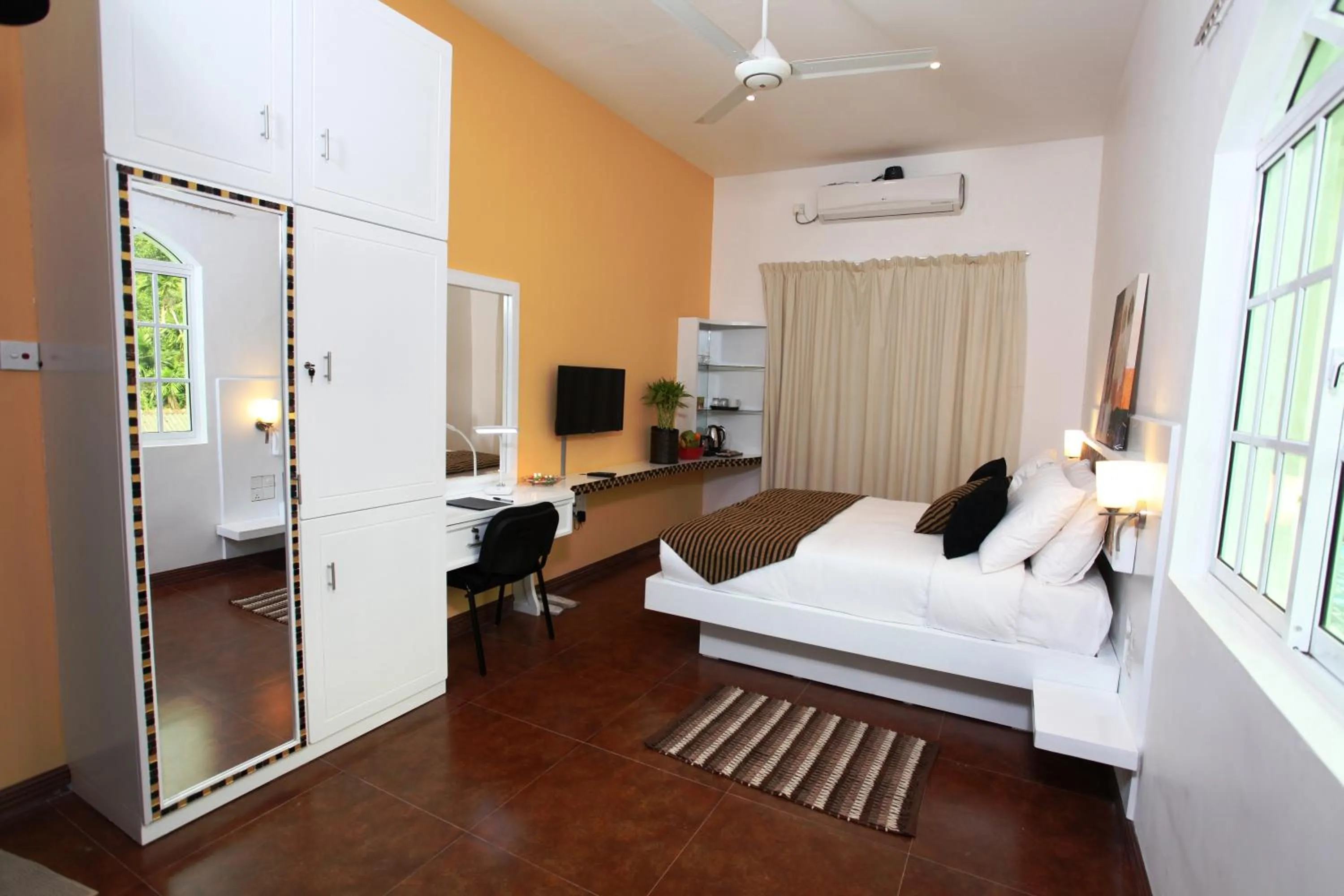 Garden view, Bed in Ayaana Boutique Hotel