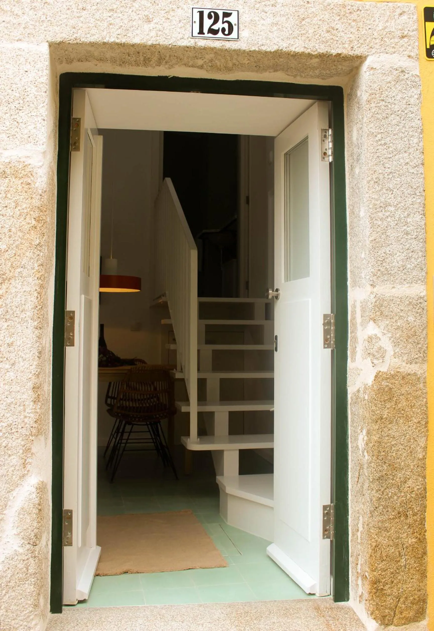 Facade/entrance in Arco Apartments